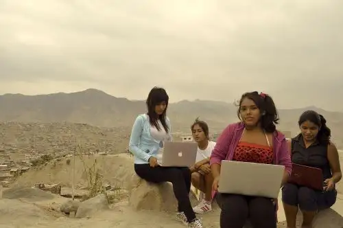 Emprendimiento está dirigido a mujeres pobres y jóvenes. Foto: Laboratoria