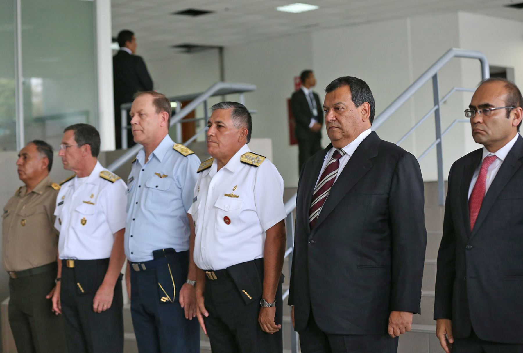ANDINA/Dante Zegarra El ministro Jorge Nieto se presentó ante el personal del Ministerio de Defensa.