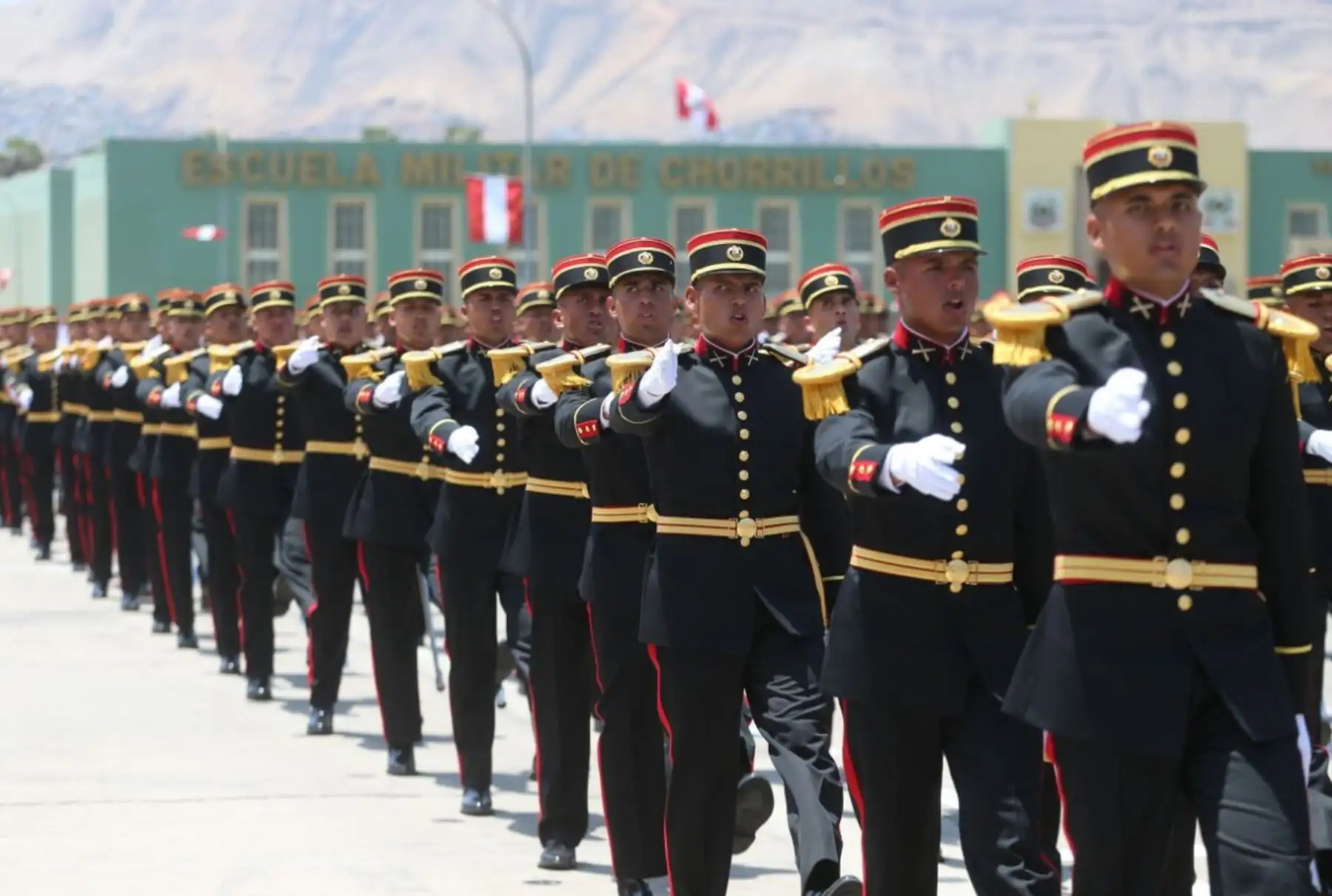 Mandatario encabeza clausura de año académico en Escuela Militar de Chorrillos