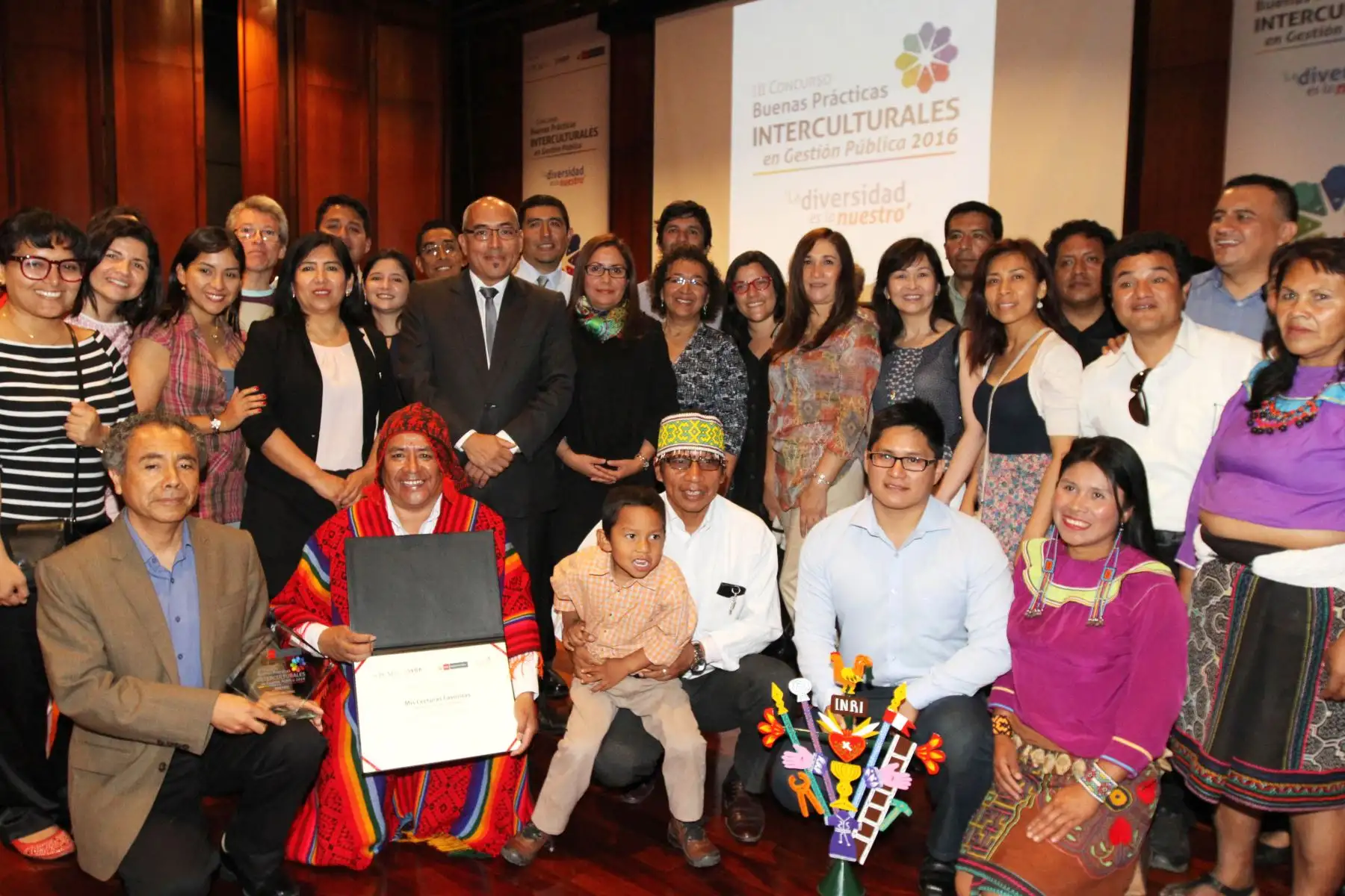 Entrega de premio Buenas Prácticas Interculturales en Gestión Pública 2016