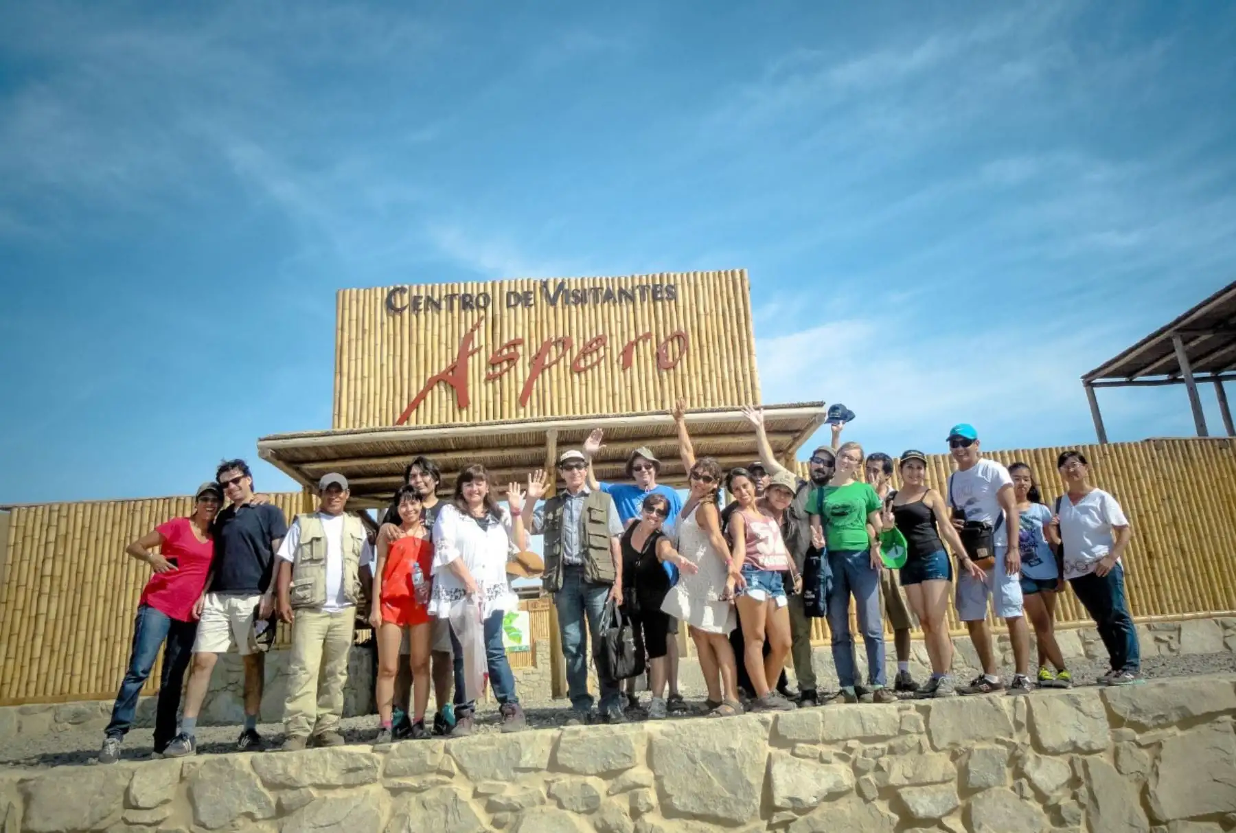 Con el objetivo de que el público en general disfrute de una mística visita a la ciudad más antigua de América, el Ministerio de Cultura informó que los sitios arqueológicos Ciudad Sagrada de Caral, Áspero y Vichama, atenderán al público en los días 31 de diciembre de 2016 y 1 de enero de 2017, de manera habitual.