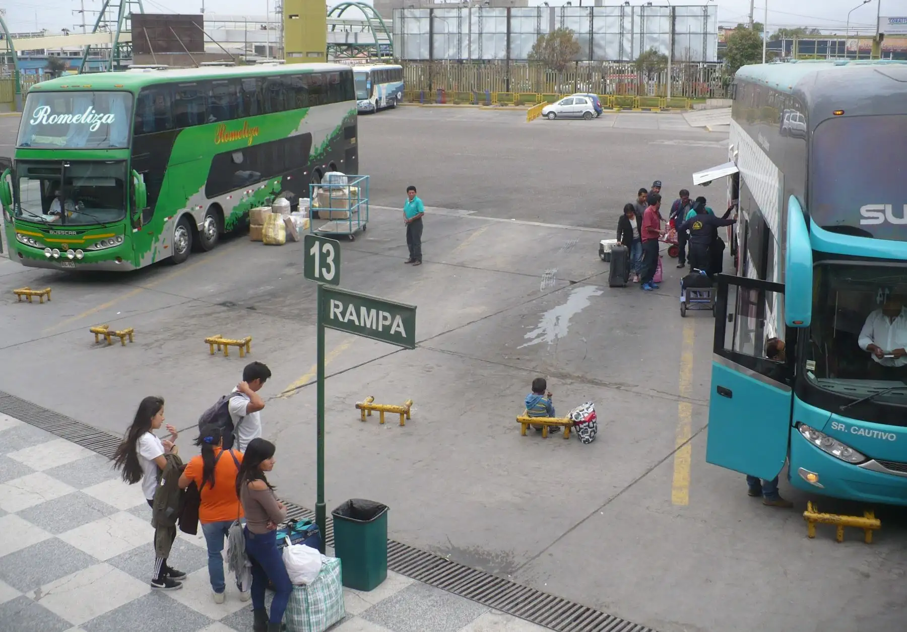 Hoy se reanudó el transporte interprovincial de pasajeros en Arequipa, luego que el Gobierno levantara el cerco epidemiológico en esta región. ANDINA/archivo