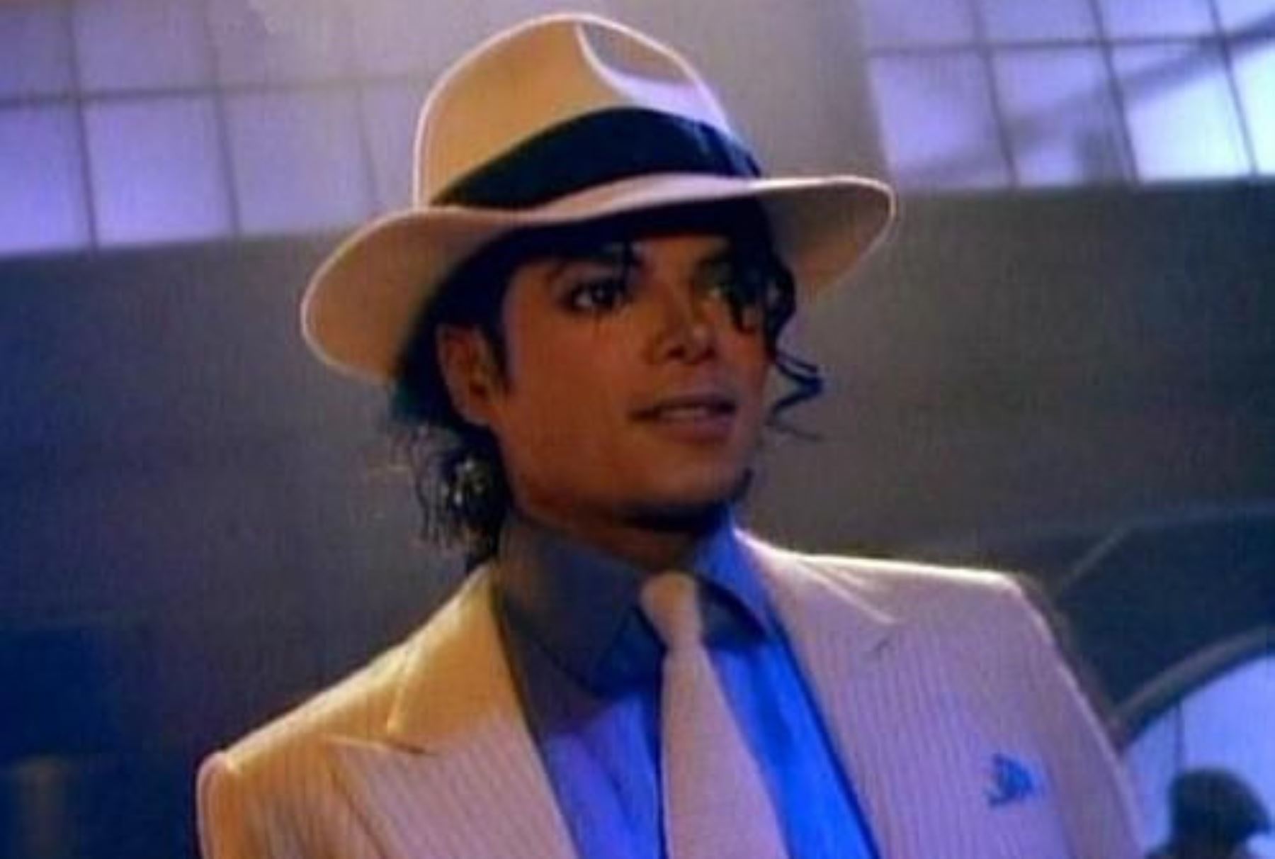 Poner la mesa solidaridad ficción Subastan sombrero blanco de Michael Jackson utilizado en "Smooth Criminal"  | Noticias | Agencia Peruana de Noticias Andina