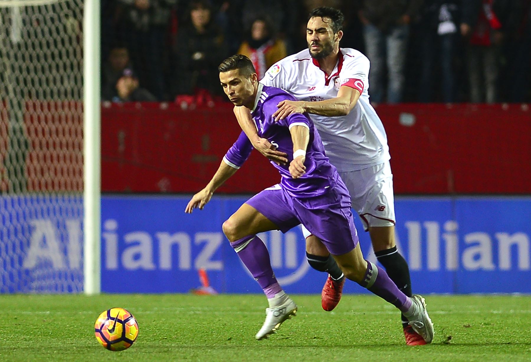 Sevilla venció 2-1 al Real Madrid. AFP