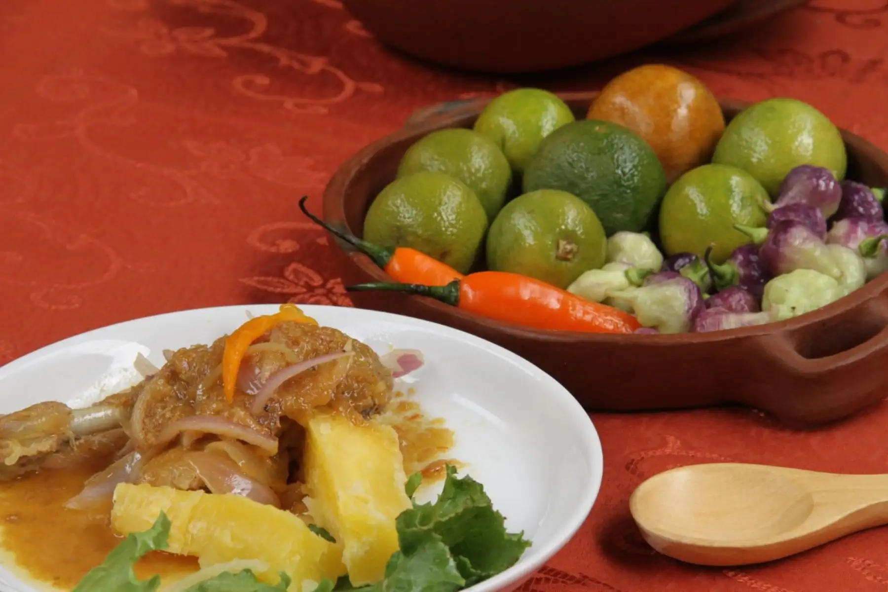 El fin de semana largo por Fiestas Patrias brinda la oportunidad de visitar las provincias de la región Lima y degustar la amplia gama de potajes que componen una suculenta gastronomía, que se abastece de insumos hidrobiológicos extraídos del mar, así como de vegetales cultivados en sus fértiles valles. ANDINA/Difusión