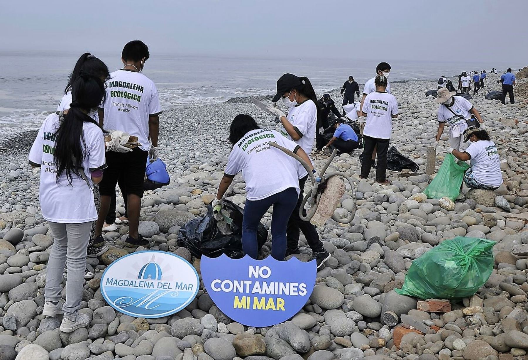 Voluntarios recogieron más de 2 toneladas de desechos en playa de Costa Verde. Foto: ANDINA/Difusión.