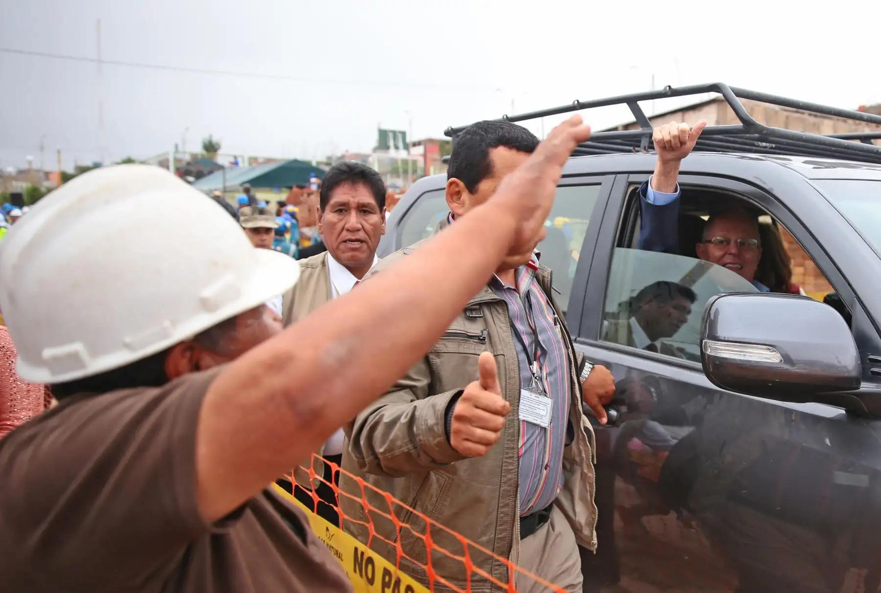 jefe del Estado verifica las instalaciones de la red de conexiones domiciliarias de gas natural, que beneficiará a los pobladores del distrito de Cerro Colorado.Foto: ANDINA/Carlos Lezama