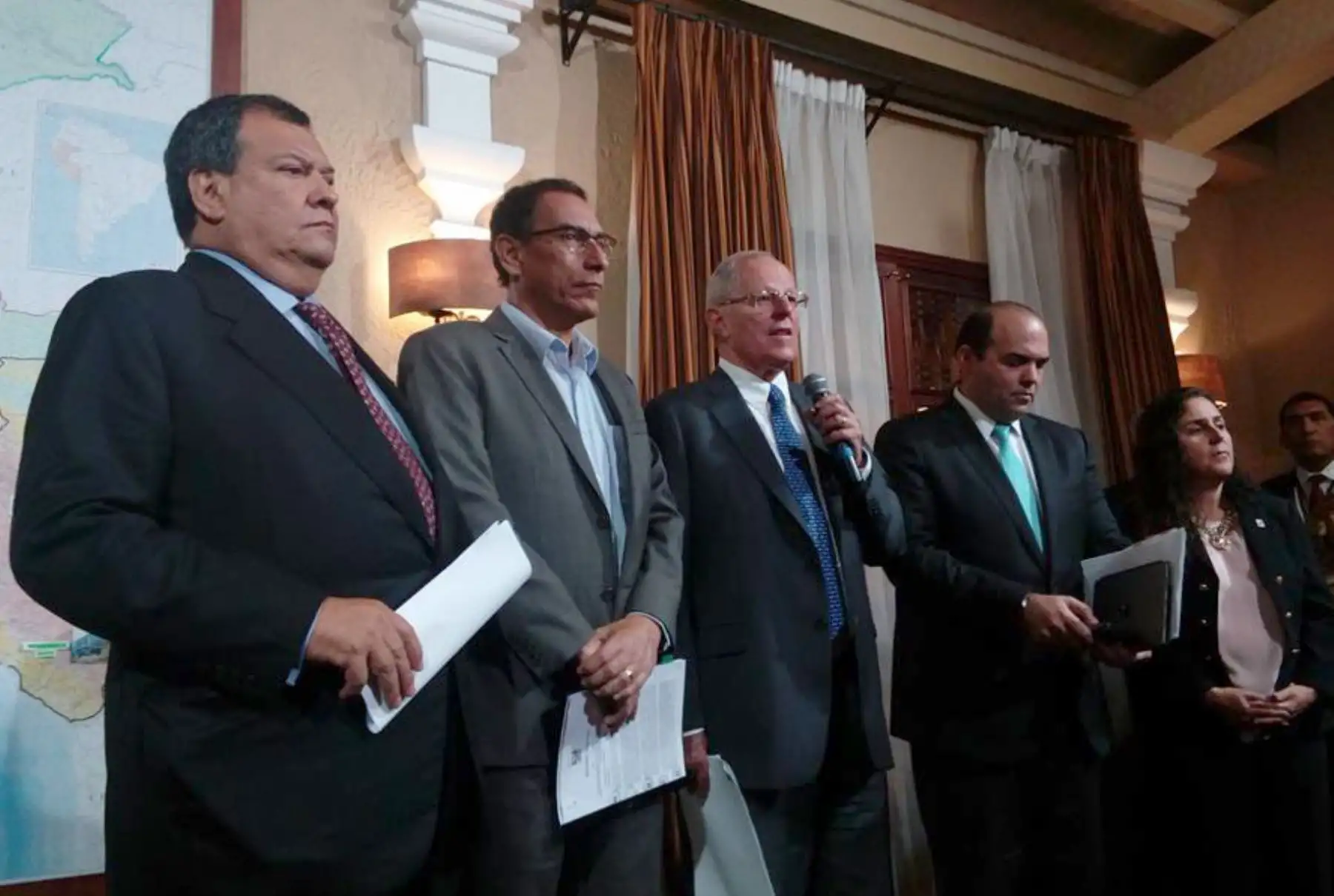AREQUIPA-PERU ENERO 27. Presidente Pedro Pablo Kuczynski , en conferencia de prensa. Foto: ANDINA/Carlos Lezama