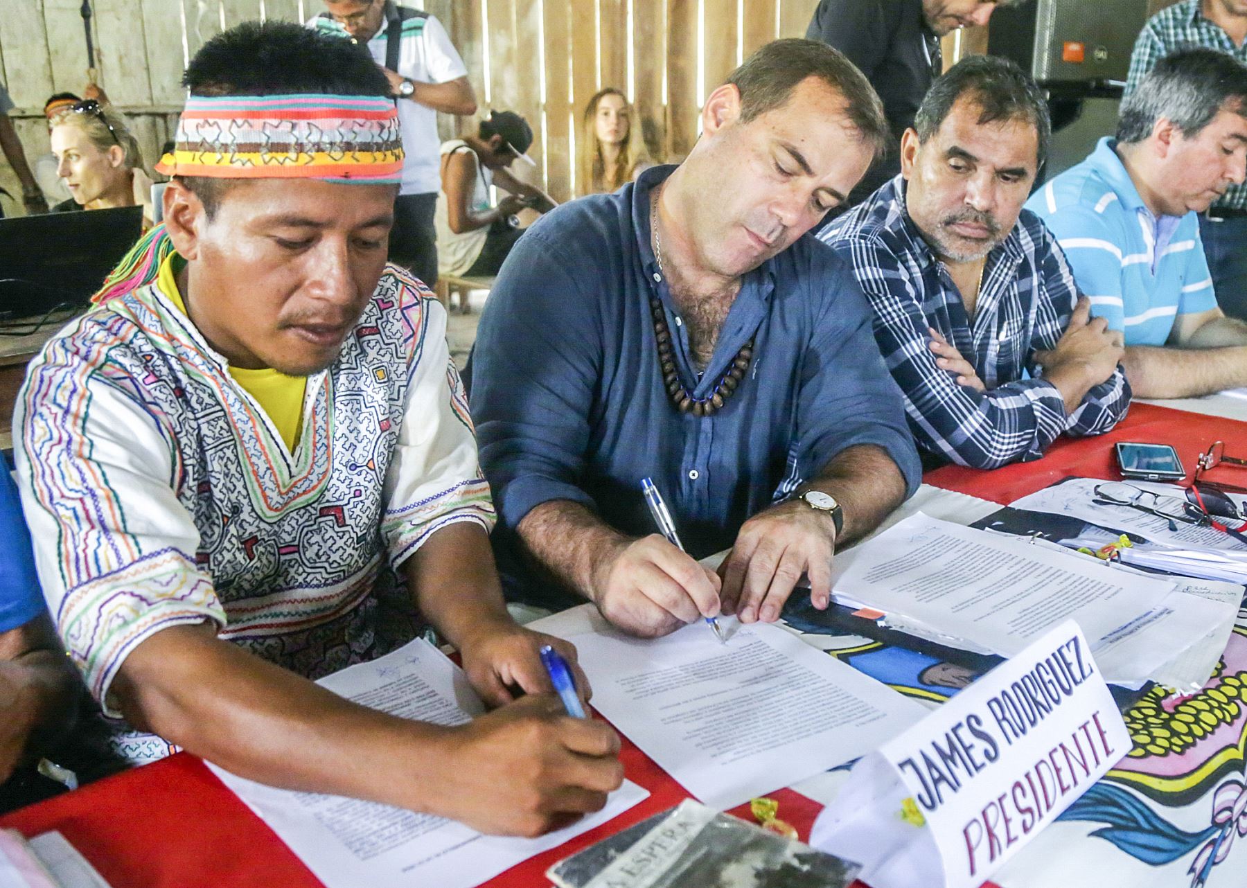 Produce instalará comisión que diseñará el plan de desarrollo de comunidades indígenas de Loreto.