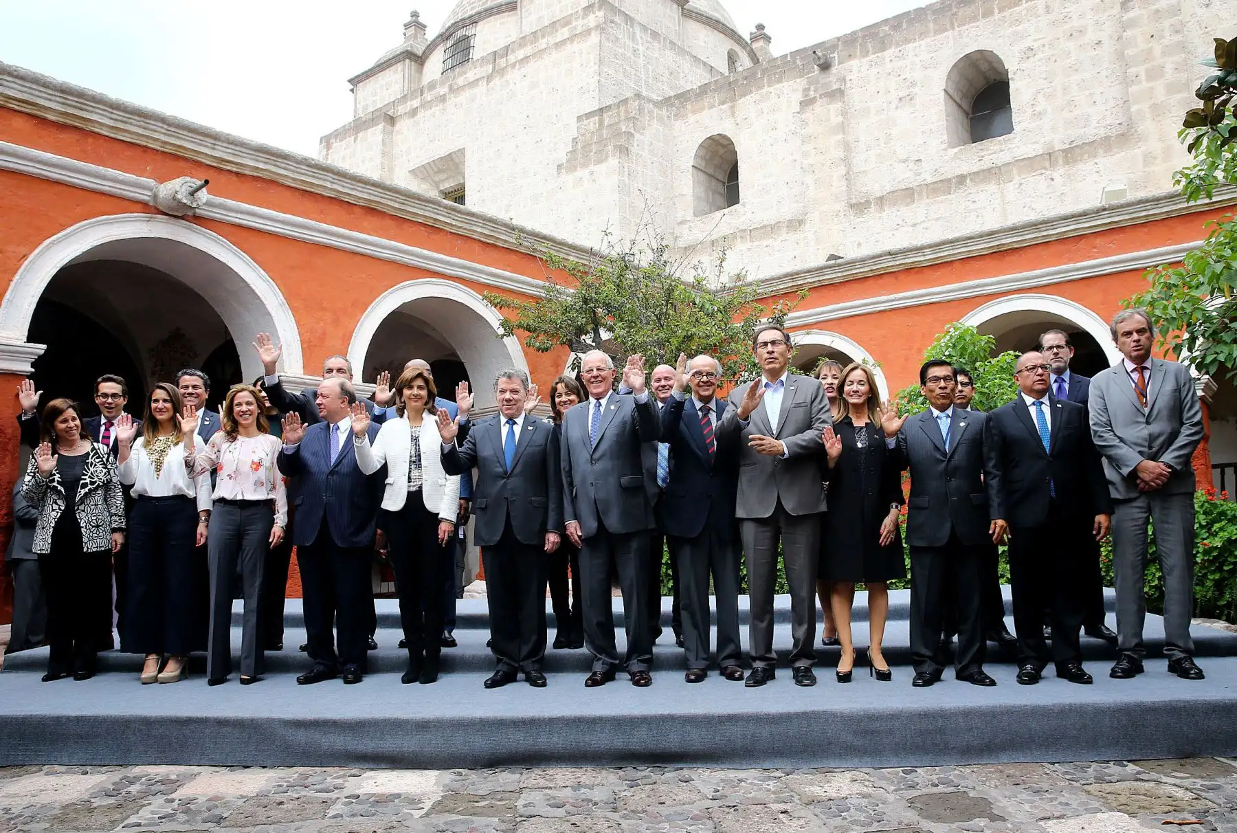 AREQUIPA-PERU ENERO 27. Foto Oficial del III Gabinete Binacional Perú-Colombia. Foto: ANDINA/Prensa Presidencia