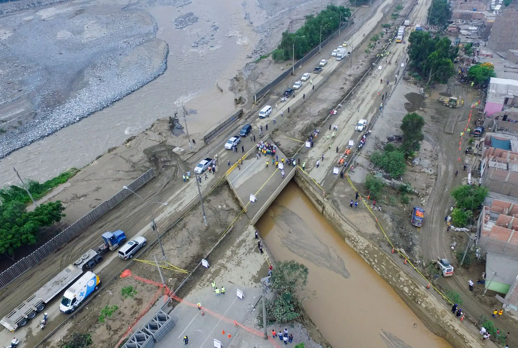LIMA,PERÚ- FEBRERO 01. Desborde del río Huaycoloro ocasionó la inundación de la autopista Ramiro Prialé. Foto: ANDINA/archivo