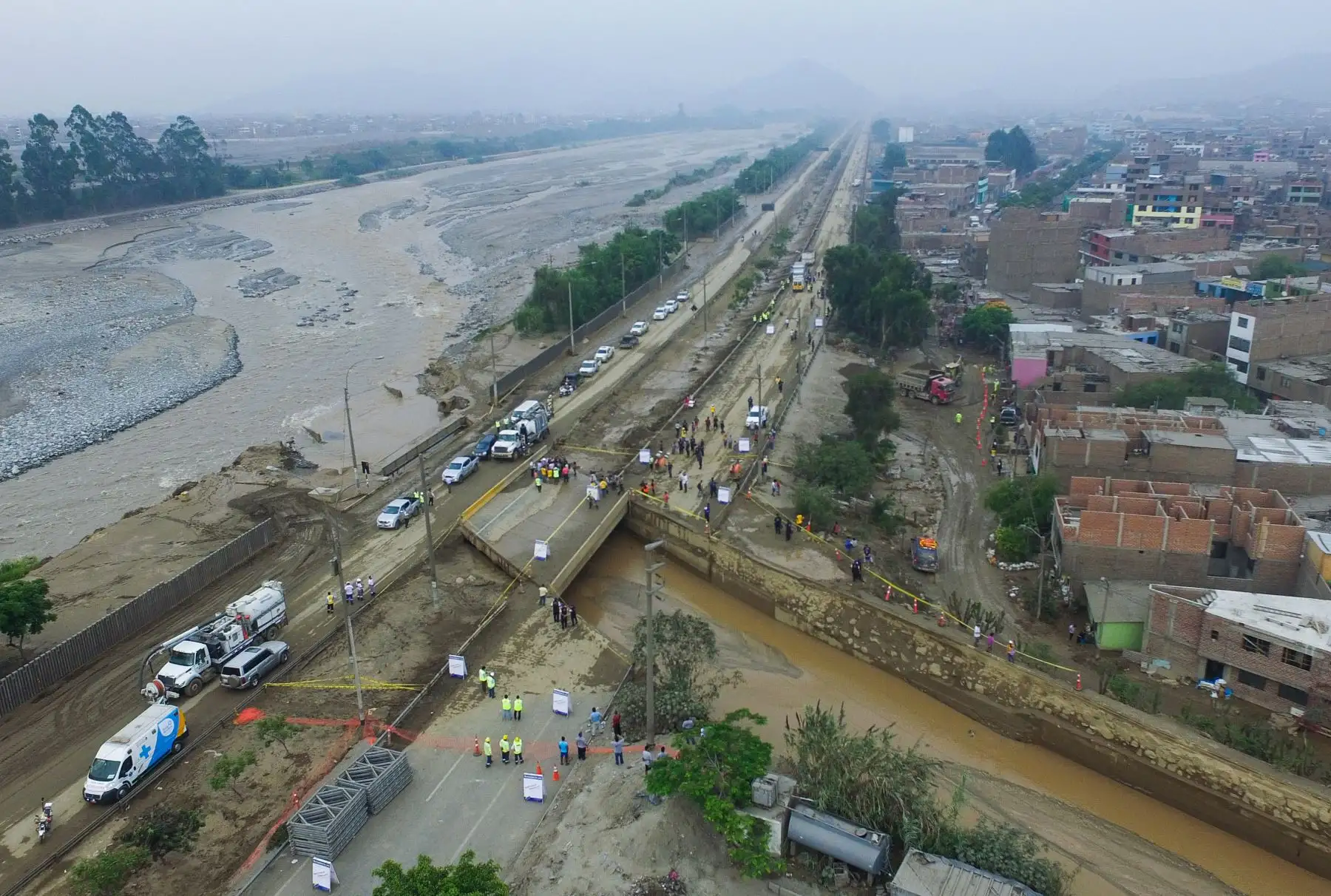 LIMA,PERÚ- FEBRERO 01. Desborde del río Huaycoloro ocasionó la inundación de la autopista Ramiro Prialé. Foto: ANDINA/archivo