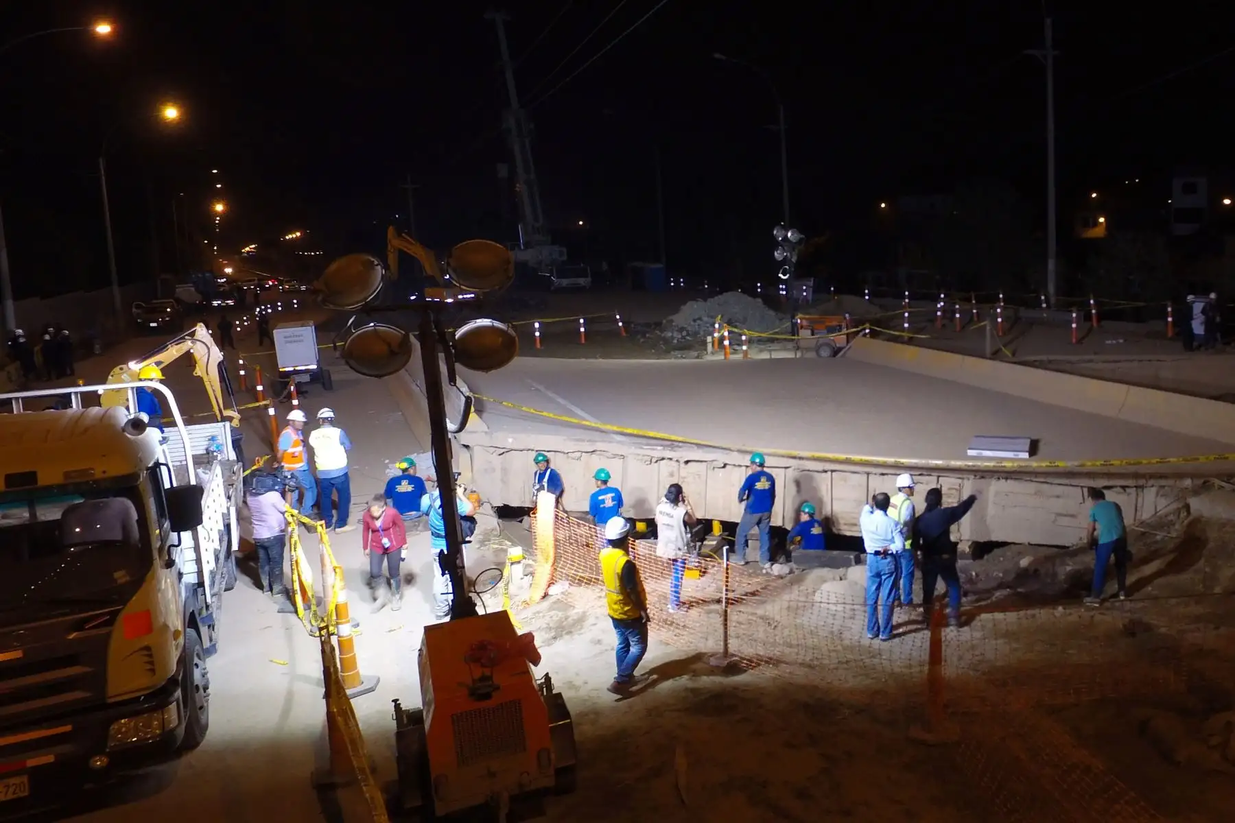 LIMA,PERÚ-FEBRERO 02.Trabajos de Instalación del puente modular tipo Bailey que remplazará a estructura afectada por huaico en el río Huaycoloro en la autopista Prialé. Foto: ANDINA/archivo.