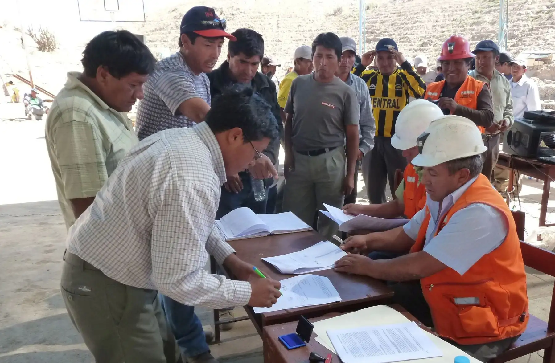 Registro de mineros informales. Foto: MEM