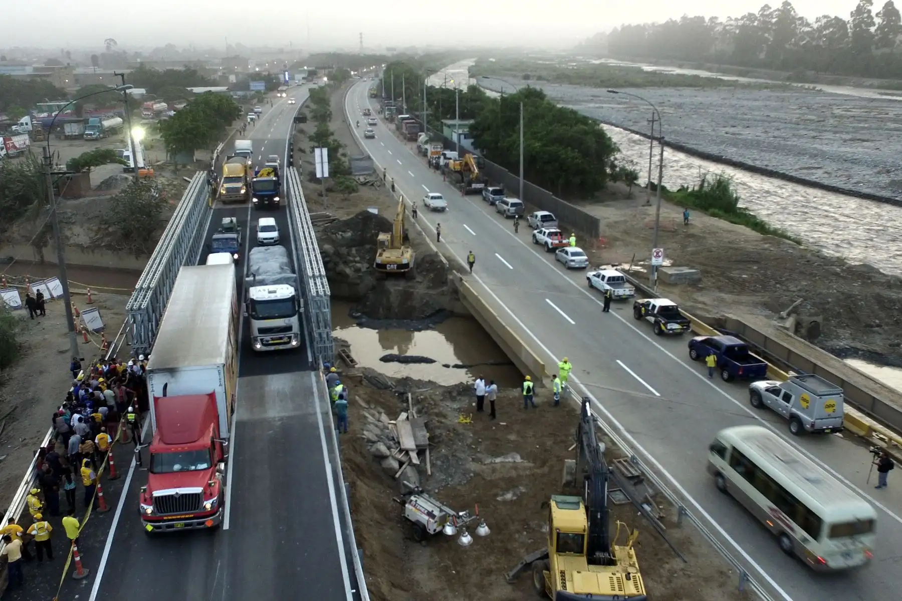 LIMA,PERÚ-FEBRERO 09.Alcalde de Lima, Luis Castañeda, inauguró el puente modular Bayli en la vía rápida Ramiro Prialé. Foto:ANDINA/archivo.