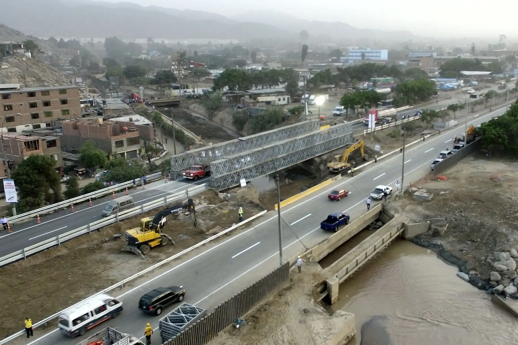 LIMA,PERÚ-FEBRERO 09.Alcalde de Lima, Luis Castañeda, inauguró el puente modular Bayli en la vía rápida Ramiro Prialé. Foto:ANDINA/archivo.
