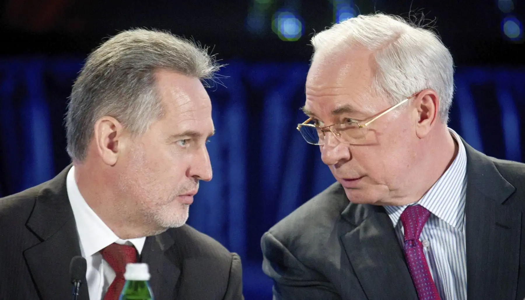 El oligarca Firtash con el exprimer ministro ucraniano Mykola Azarov. EPA