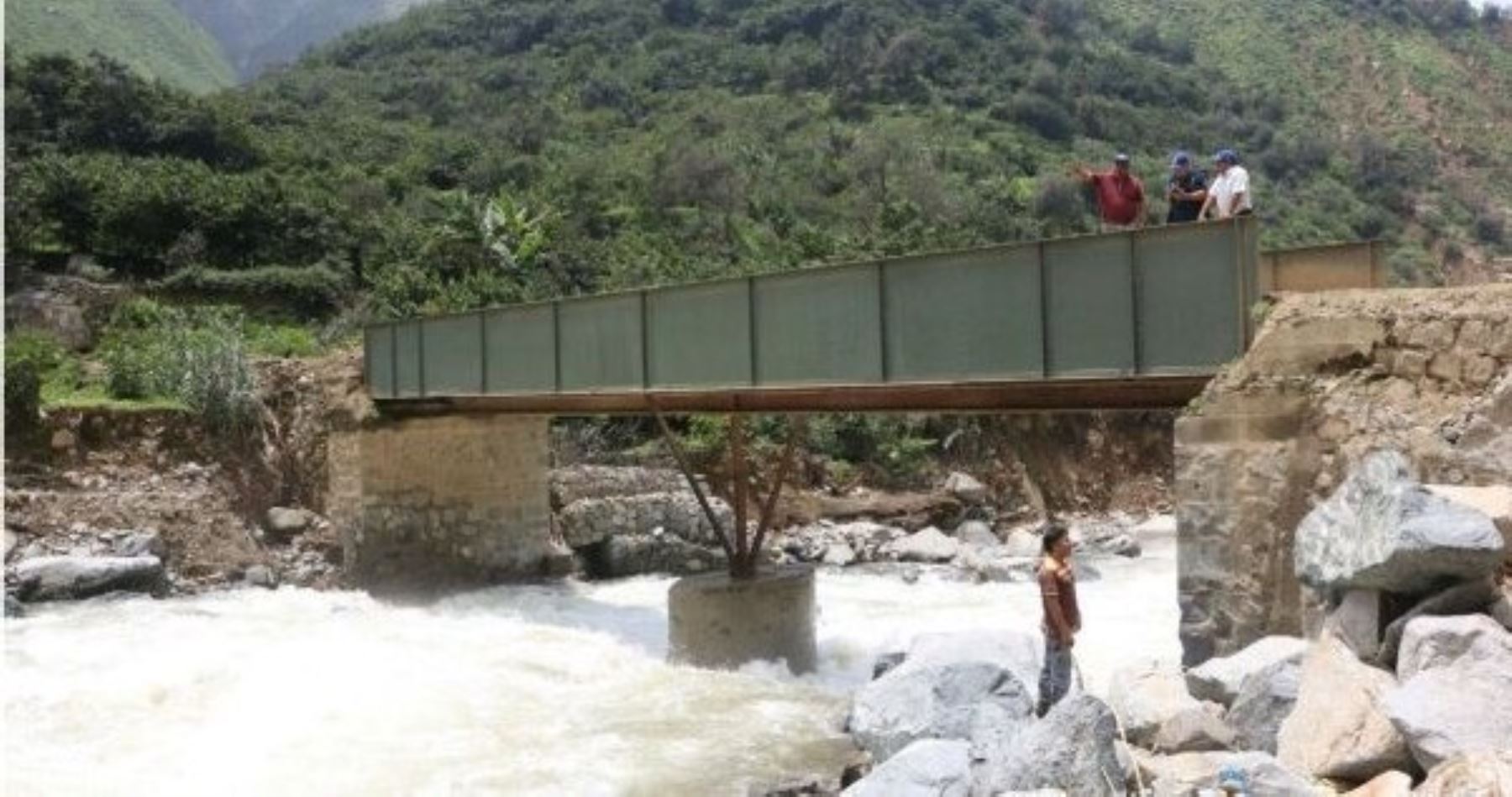 El gobierno regional de Lima intervendrá frente al peligro de colapso del puente Verde que une el distrito de Santa Eulalia con la localidad de San Pedro de Casta, en la provincia de Huarochirí, debido al incremento del caudal del río Santa Eulalia, afluente del río Rímac.