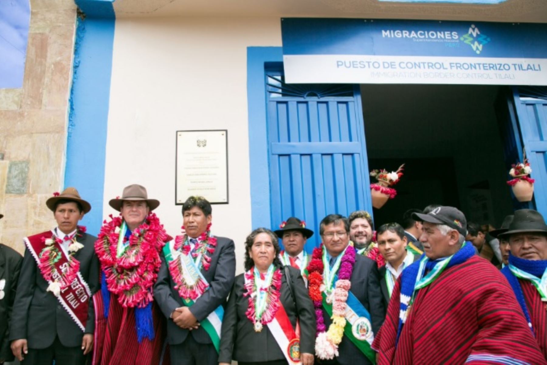 La Superintendencia Nacional de Migraciones inauguró el Puesto de Control Fronterizo de Tilali, provincia de Moho, departamento de Puno, para facilitar y hacer más segura la atención a los turistas nacionales y extranjeros que ingresan y salen del país por la orilla oriental del Lago Titicaca, en la frontera con Bolivia.