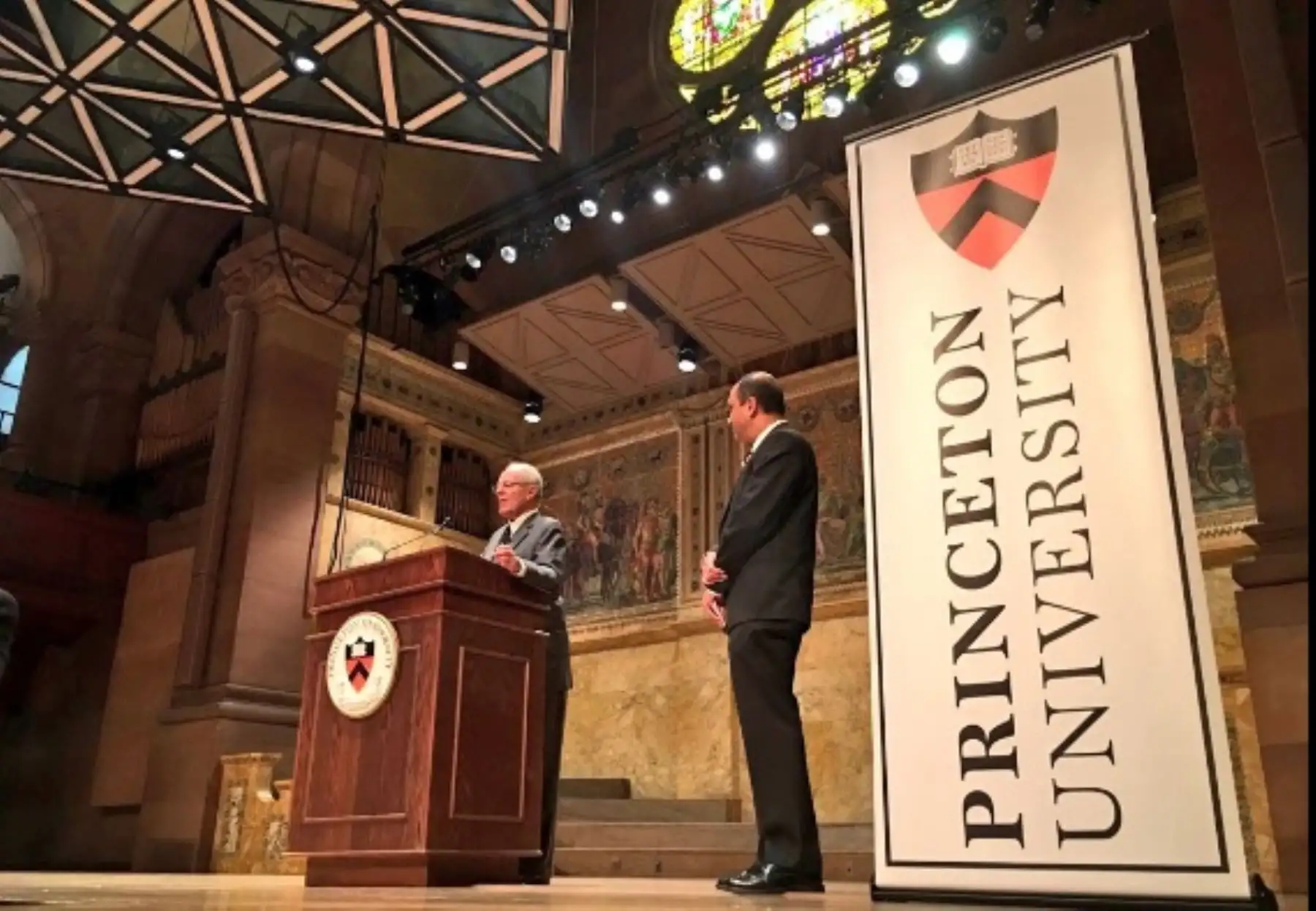 Presidente Pedro Pablo Kuczynski recibe distinción en la Universidad de Princenton. Foto: ANDINA/ Prensa Presidencia