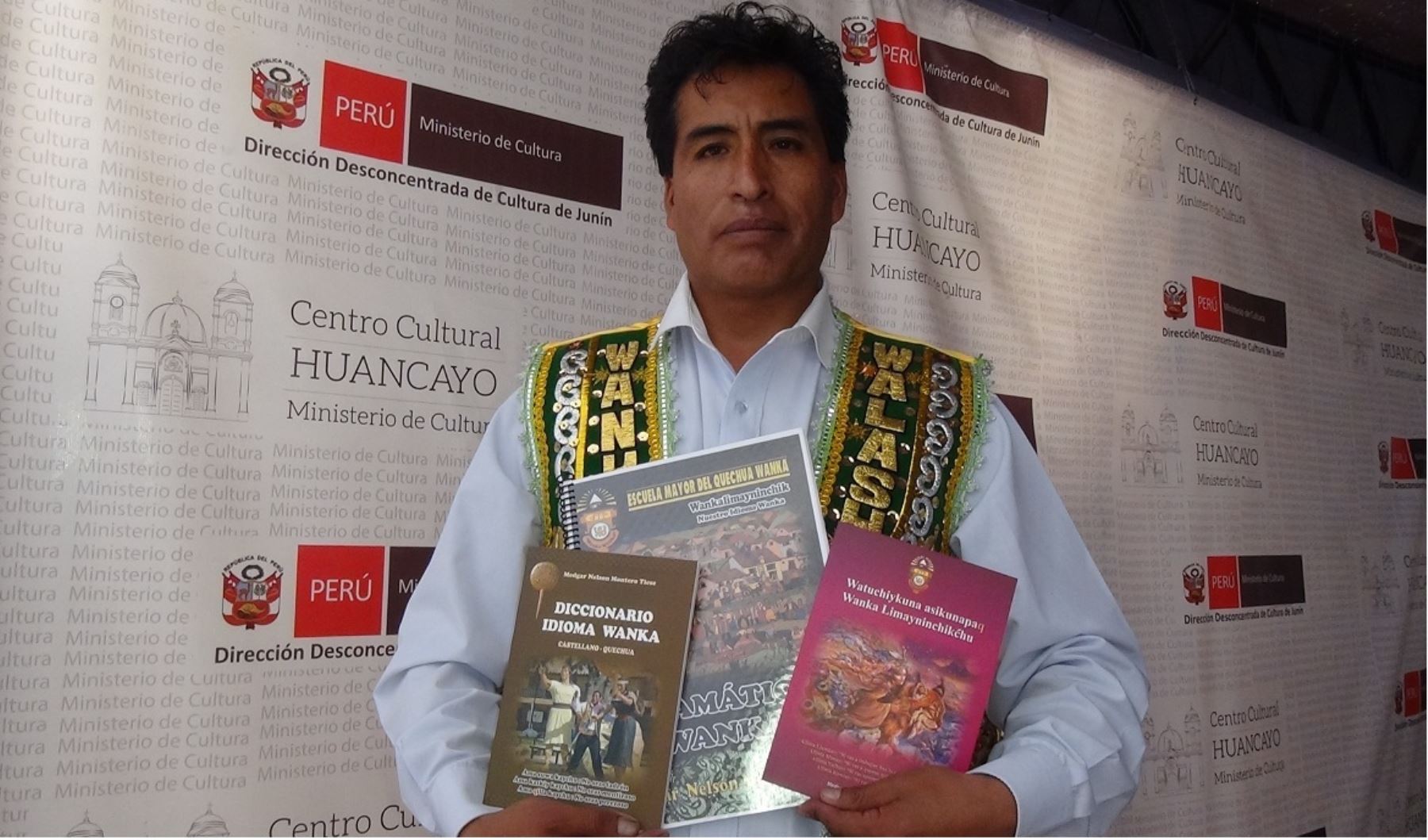 Traductor e intérprete huancaíno, Medgar Nelson Montero Ticse, ha publicado varios textos en Quechua Wanka..