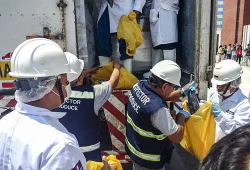 Donación de atún decomisado por pesca ilegal, en Ica. Foto: Produce.
