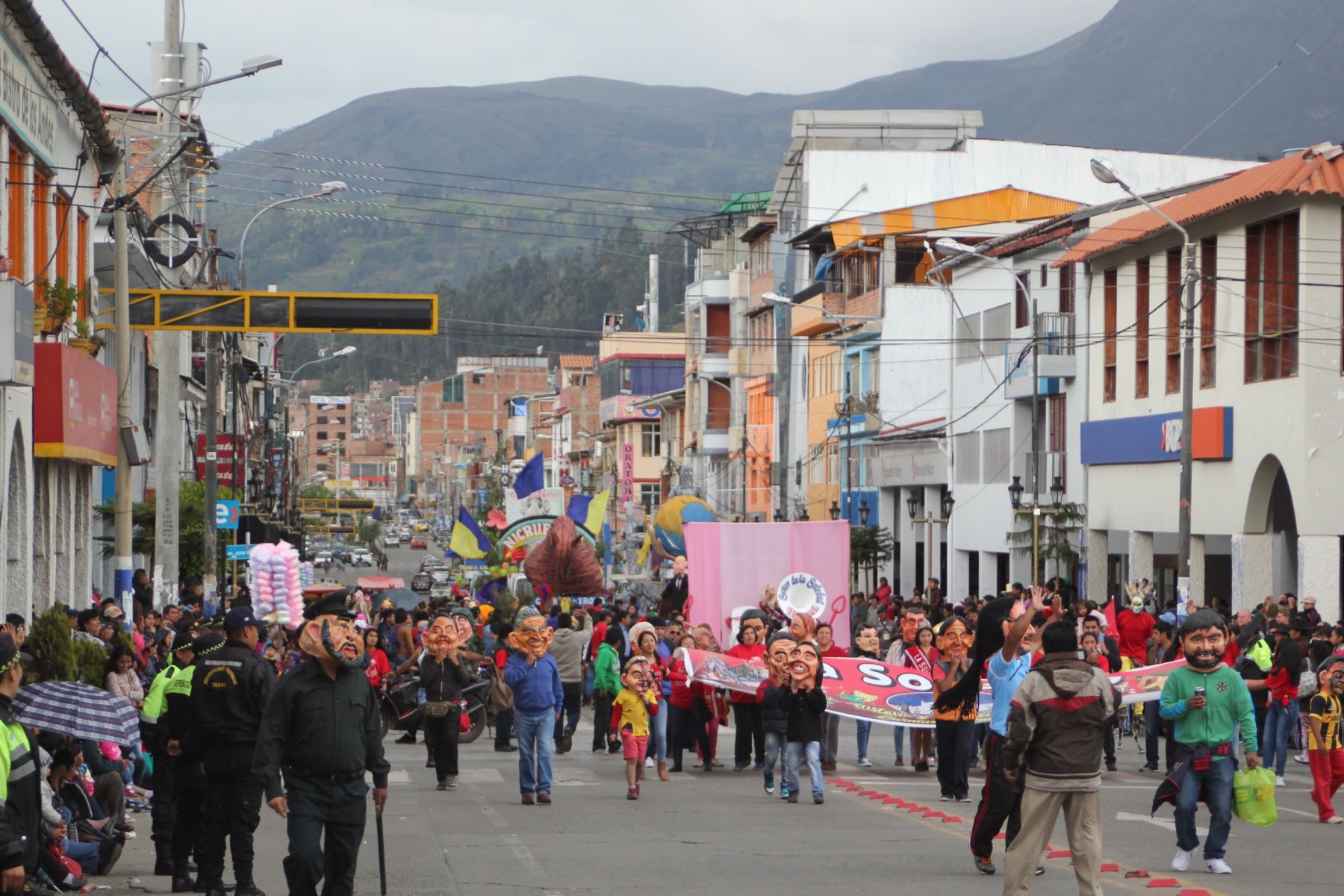 La fiesta de carnaval en Huaraz se inició el último sábado con la representación del reinado del rey Momo.