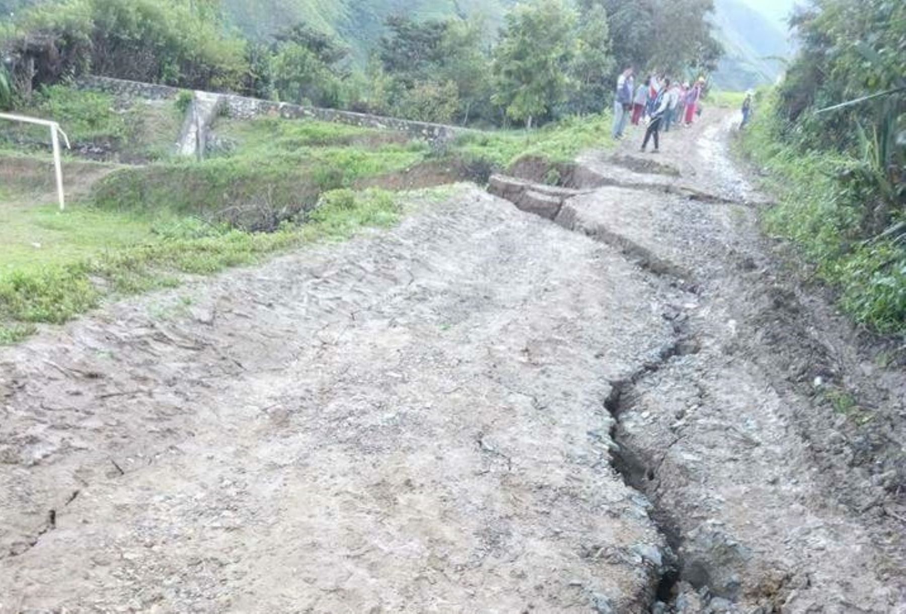 Áncash Intensas Lluvias Dañan Vía En Distrito Cáceres Del Perú Y