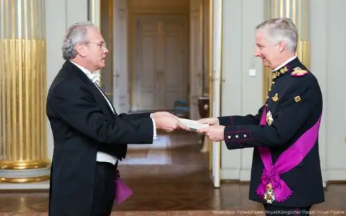 El Embajador Gonzalo Gutiérrez Reinel presentó ayer al Rey de los Belgas, Philippe, las Cartas Credenciales que lo acreditan como Embajador Extraordinario y Plenipotenciario de la República del Perú ante el Reino de Bélgica. Foto: Difusión