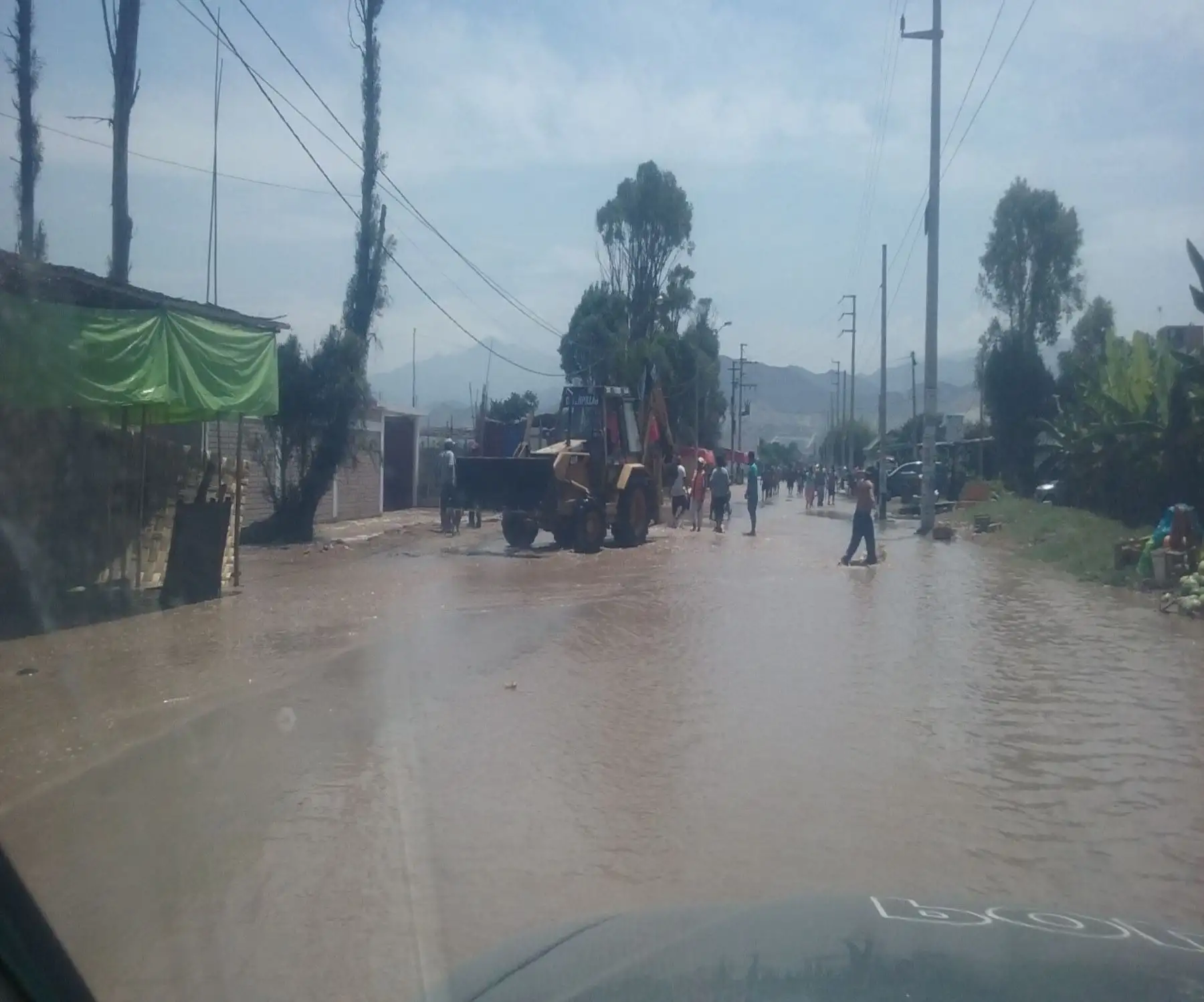 Desborde de río Mala causa daños ne viviendas, locales y cultivos.