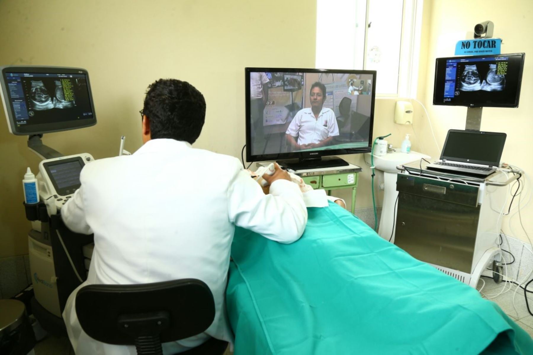 Resaltan demostración de Telesalud entre hospitales de Huancavelica y Lima.
