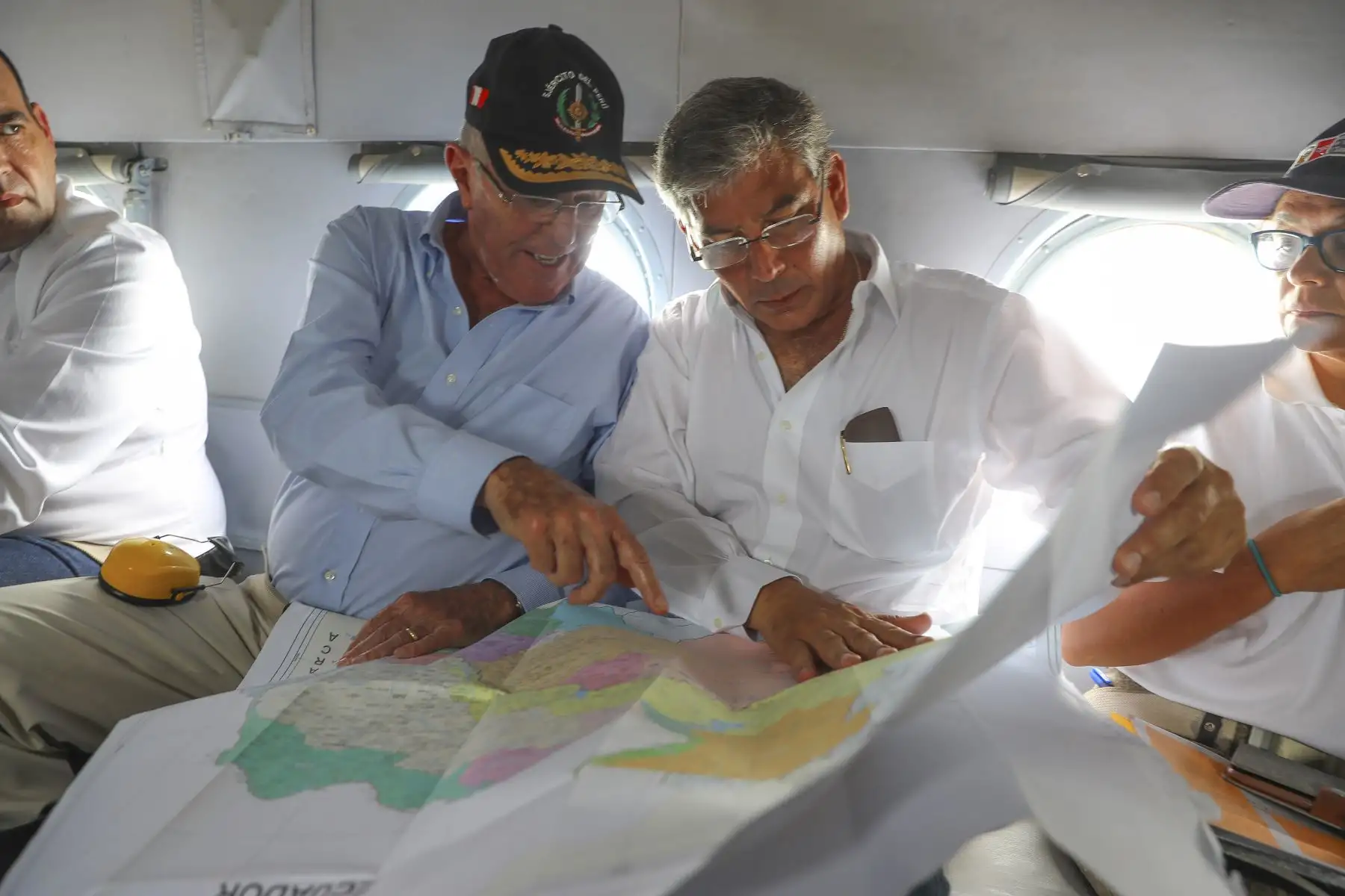 PIURA, PERÚ - MARZO 12. Presidente Pedro Pablo Kuczynksi realizó visita de inspección a trabajos de limpieza quebrada La Manuela.

Foto: PRESIDENCIA.
