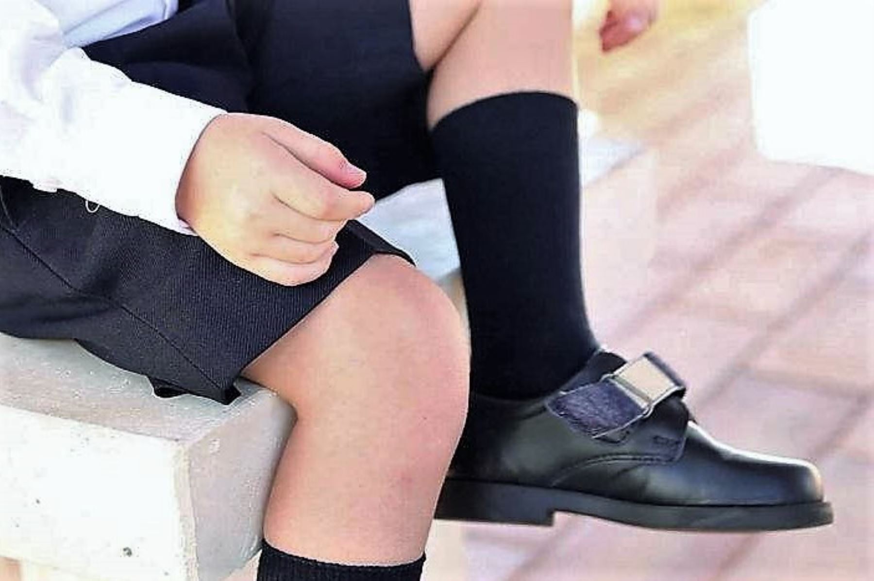 Zapatos escolares deben dejar espacio de 1.5 cm entre pie y el interior del calzado. Foto: ANDINA/Difusión.