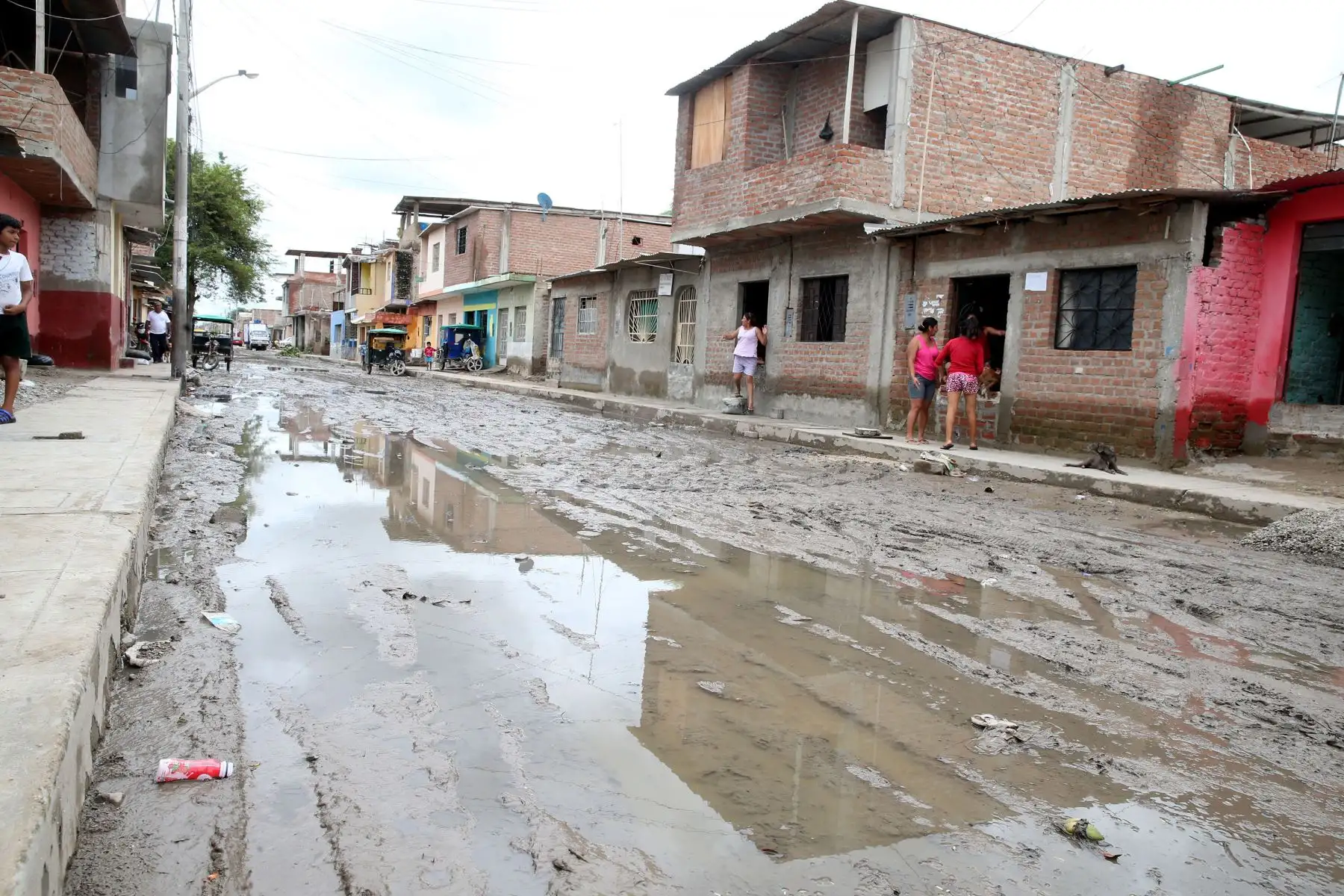 PIURA-PERÚ-MARZO 14. Damnificados del AA. HH. el Indio, Distrito de Castilla, en Piura. Foto: ANDINA/Vidal Tarqui