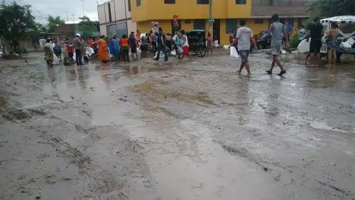 Distrito de Laredo queda totalmente inundado por activación de quebradas.
