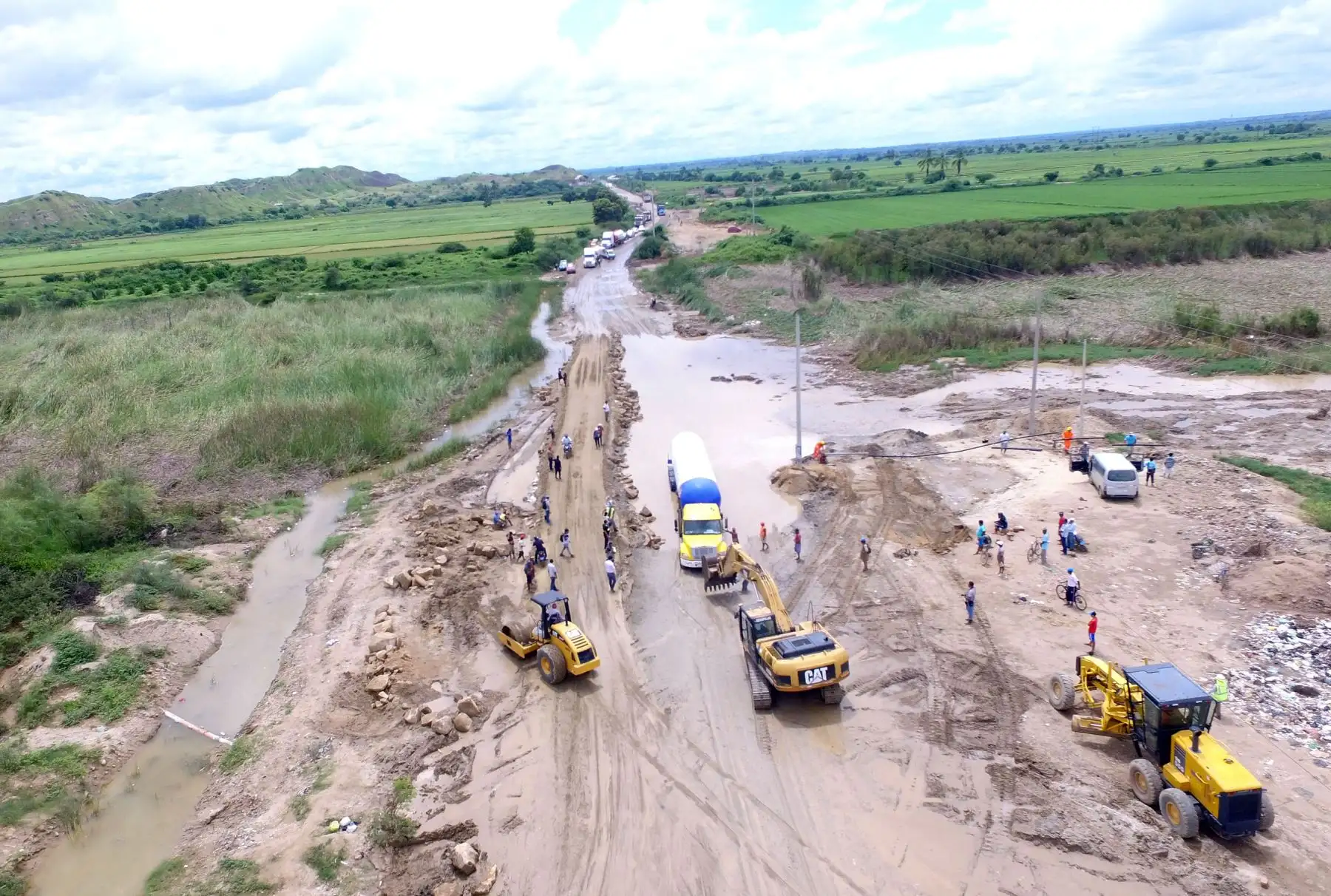 PIURA-PERÚ-MARZO 15. Lluvias afectan la carretera a la altura de la Quebrada La Manuela en Sullana, Piura. Foto: ANDINA/Vidal Tarqui
