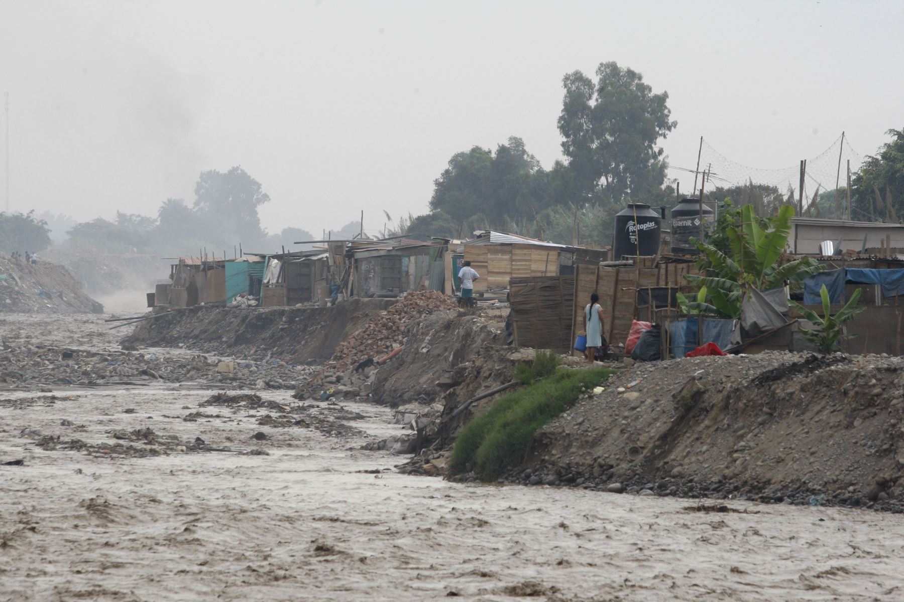 LIMA, PERÚ-MARZO 16. Alarma por crecida de caudal del río Chillón en Lima Norte . Foto: ANDINA/Eddy Ramos