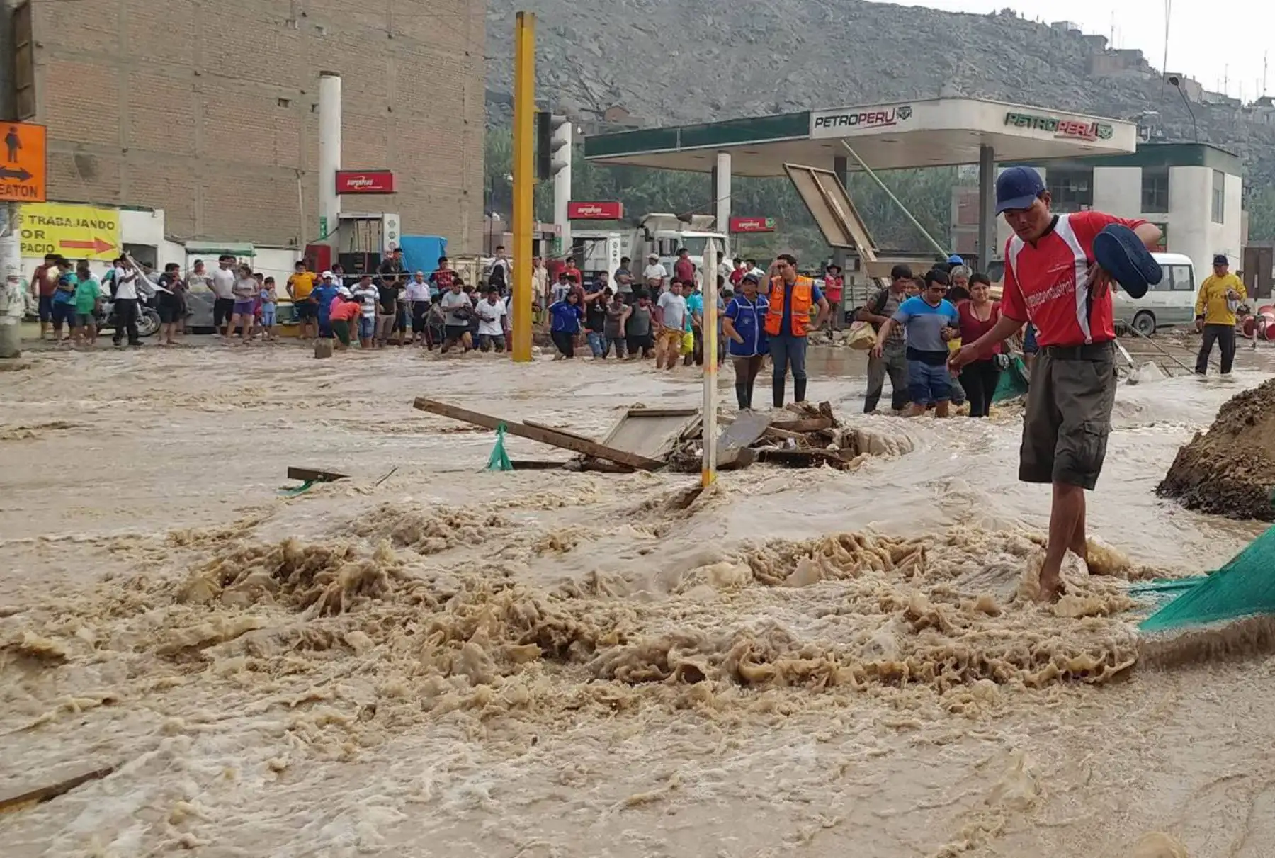 LIMA, PERÚ-MARZO 16.Desborde del río Rímac inunda un sector de Huachipa, al este de Lima. Foto: ANDINA/ Juan Carlos Guzman