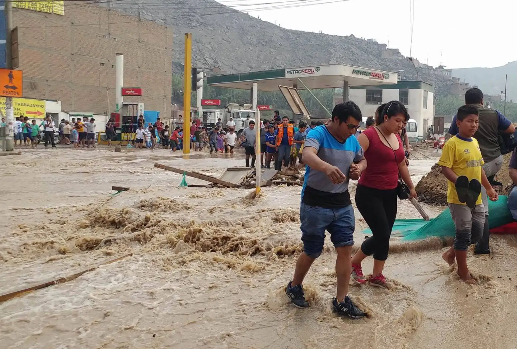 LIMA, PERÚ-MARZO 16.Desborde del río Rímac inunda un sector de Huachipa, al este de Lima. Foto: ANDINA/ Juan Carlos Guzman