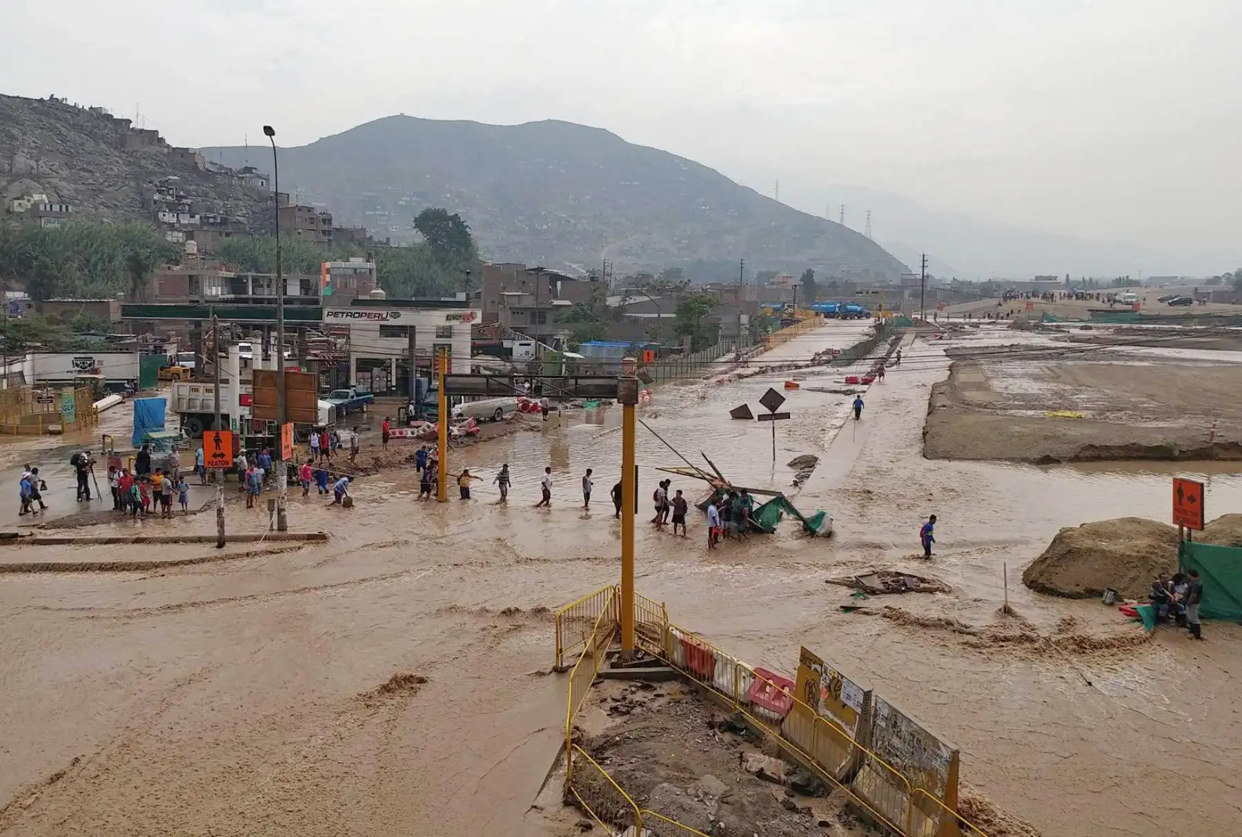 LIMA, PERÚ-MARZO 16.Desborde del río Rímac inunda un sector de Huachipa, al este de Lima. Foto: ANDINA/ Juan Carlos Guzman