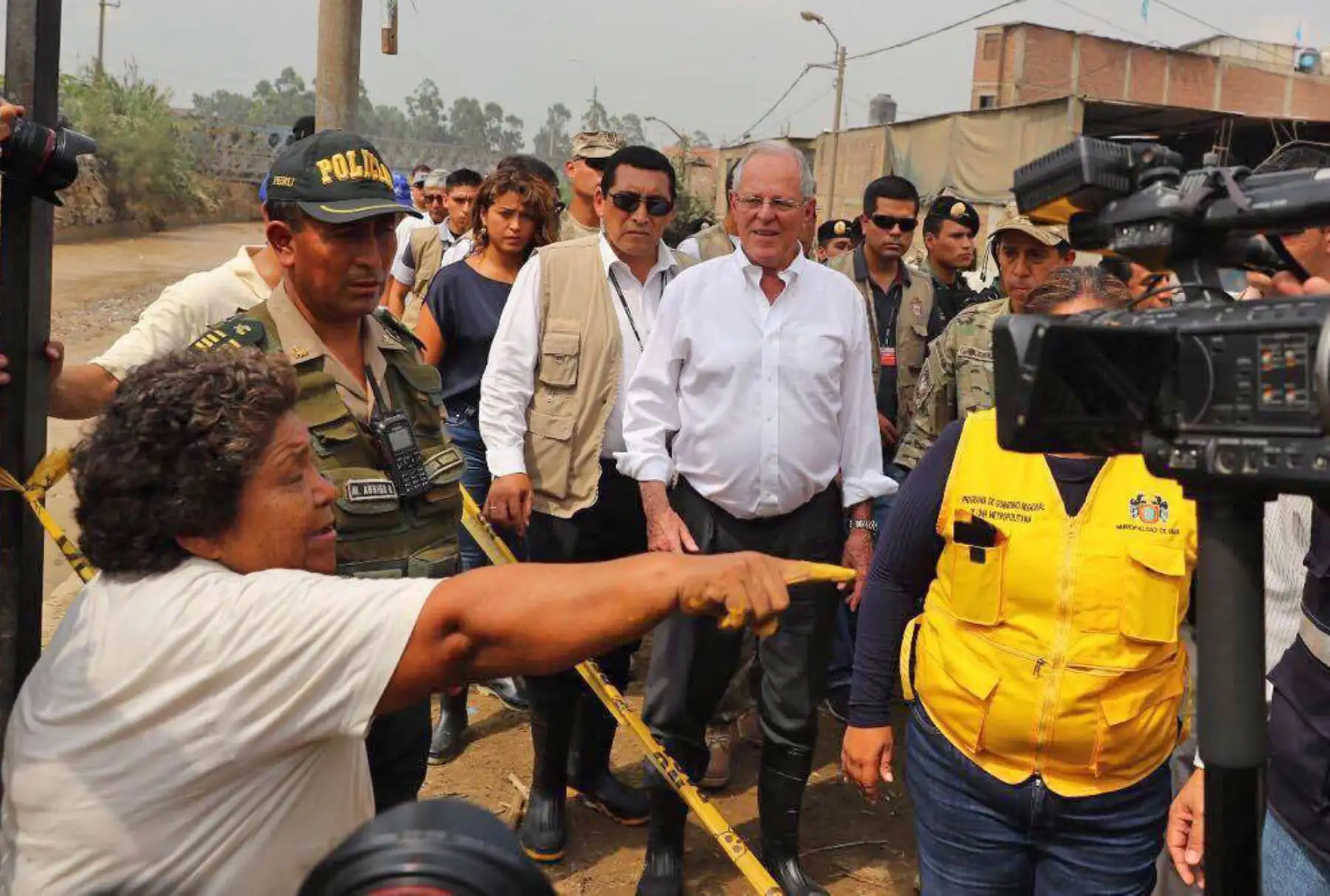 Presidente Pedro Pablo Kuczynski inspecciona daños por crecida del río Huaycoloro. Foto: ANDINA/ Prensa Presidencia