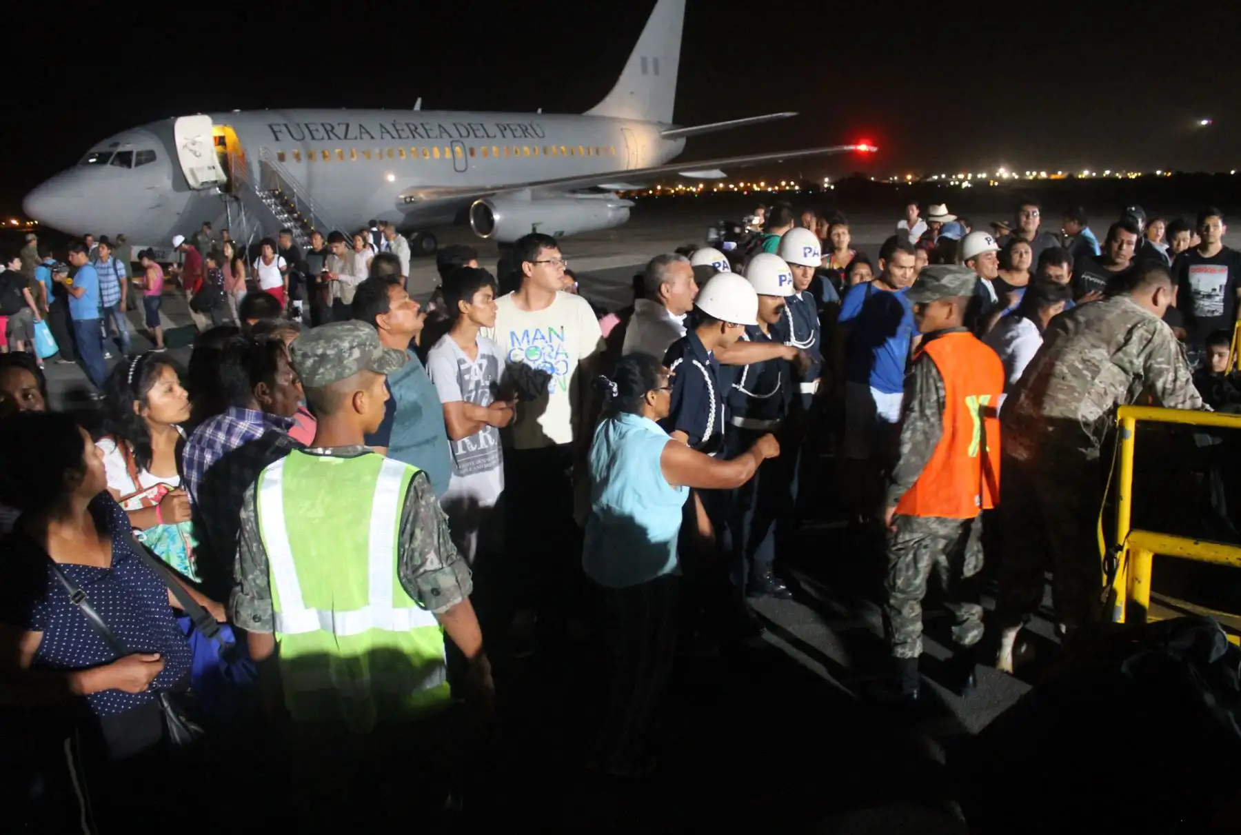 Fuerza Aerea del Perú traslada a Lima personas que se encontraban varadas en el norte del país, a causa de las lluvias. Foto: ANDINA/Difusión