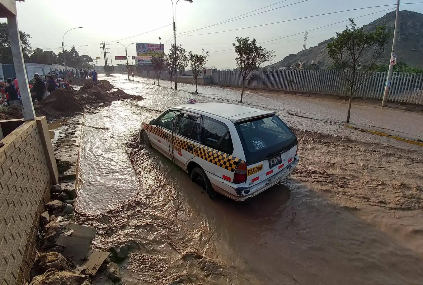 Nuevo desborde de río Huaycoloro inunda viviendas y avenidas de San Juan de Lurigancho. Foto: ANDINA/ Juan Carlos Guzman