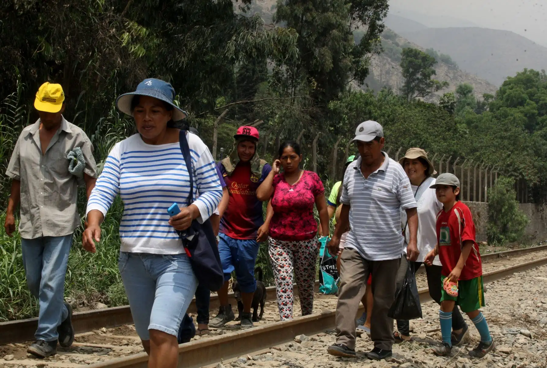 LIMA PERÚ, MARZO 17. Pista a la altura de  Quebrada California en Chosica colapsa tras aumento del caudal del río.  Foto: ANDINA/Melina Mejía