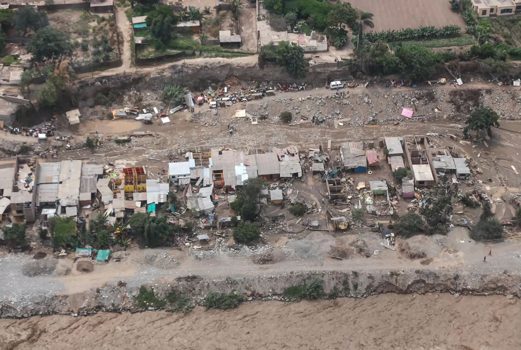 El desborde del río Rímac generó fuertes daños en diversas localidades de los distritos de San Juan de Lurigancho y Lurigancho-Chosica. Foto: ANDINA/Carlos Lezama.