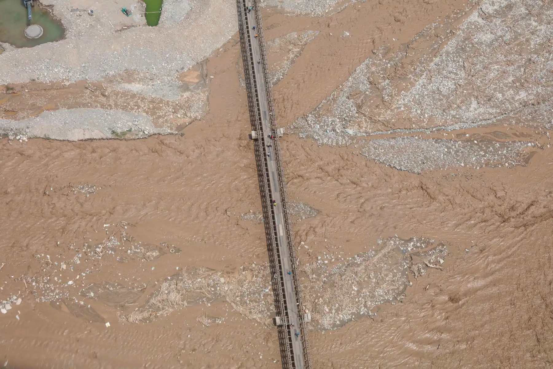 El desborde del río Rímac, generó fuertes daños en diversas localidades de los distritos de San Juan de Lurigancho, y Lurigancho-Huachipa.Foto: ANDINA/ Carlos Lezama