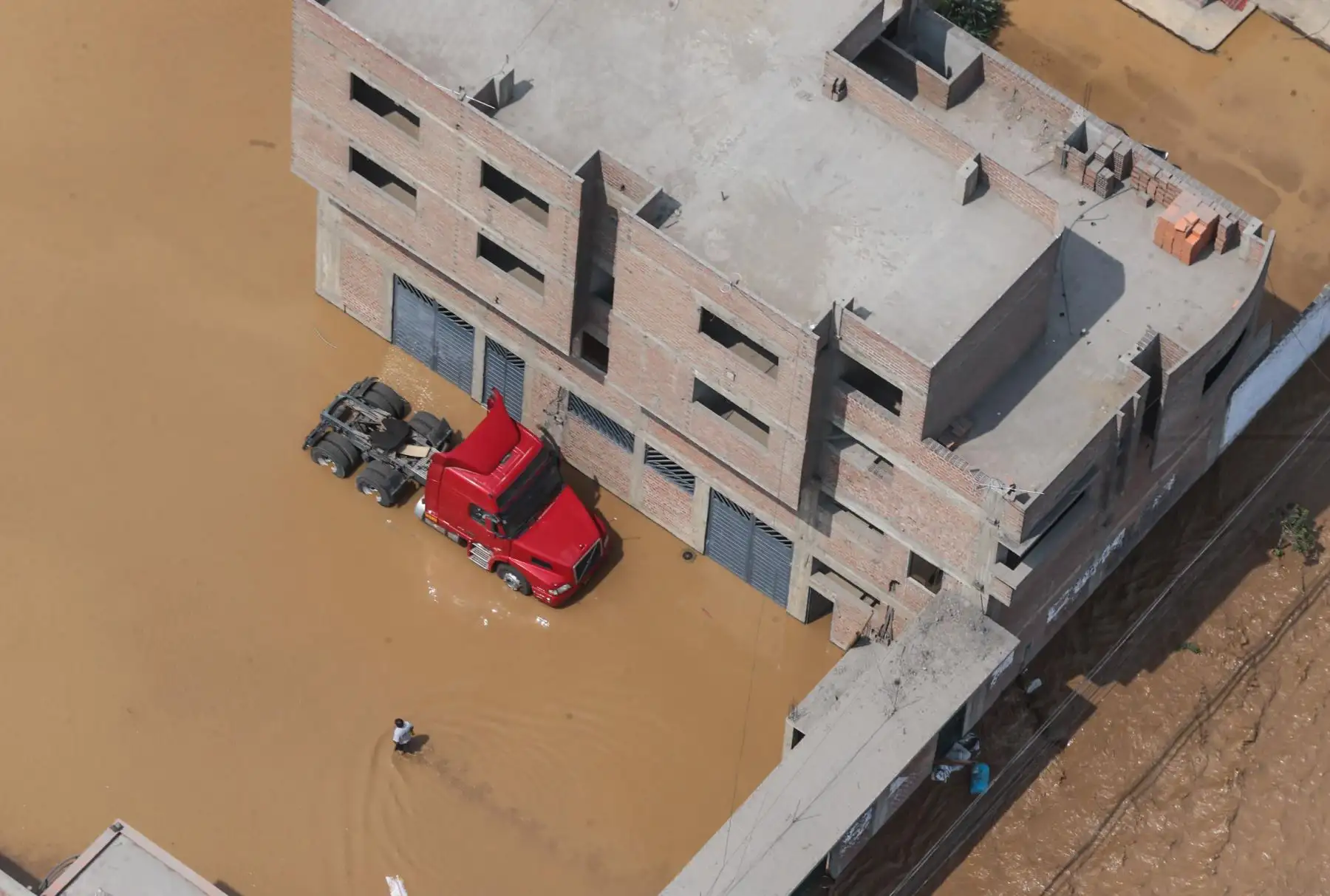 El desborde del río Rímac, generó fuertes daños en diversas localidades de los distritos de San Juan de Lurigancho, y Lurigancho-Huachipa.Foto: ANDINA/ Carlos Lezama