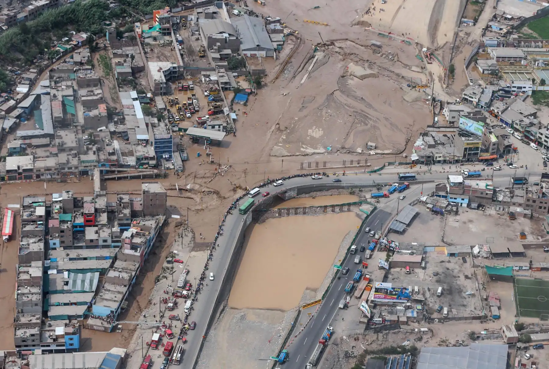 El desborde del río Rímac generó fuertes daños en diversas localidades de los distritos de San Juan de Lurigancho y Lurigancho-Chosica. Foto: ANDINA/Carlos Lezama.