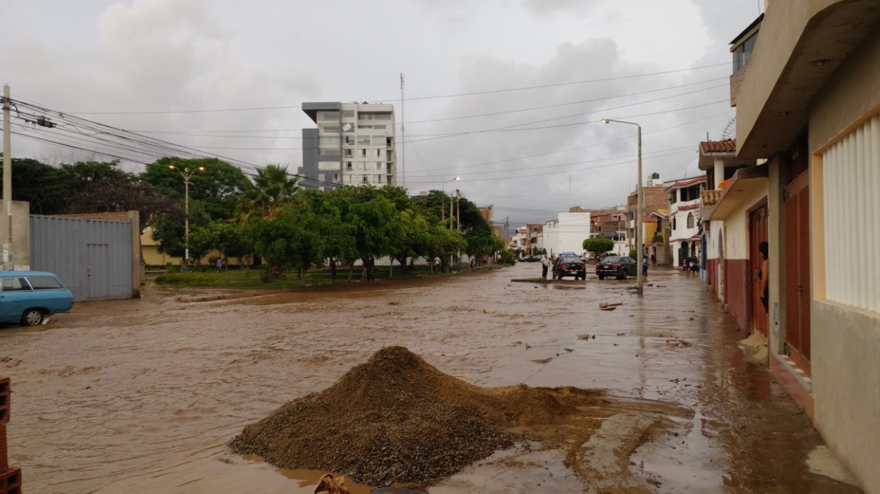 Quebrada San Idelfonso se desborda en Trujillo. (Foto: Julio Panduro)