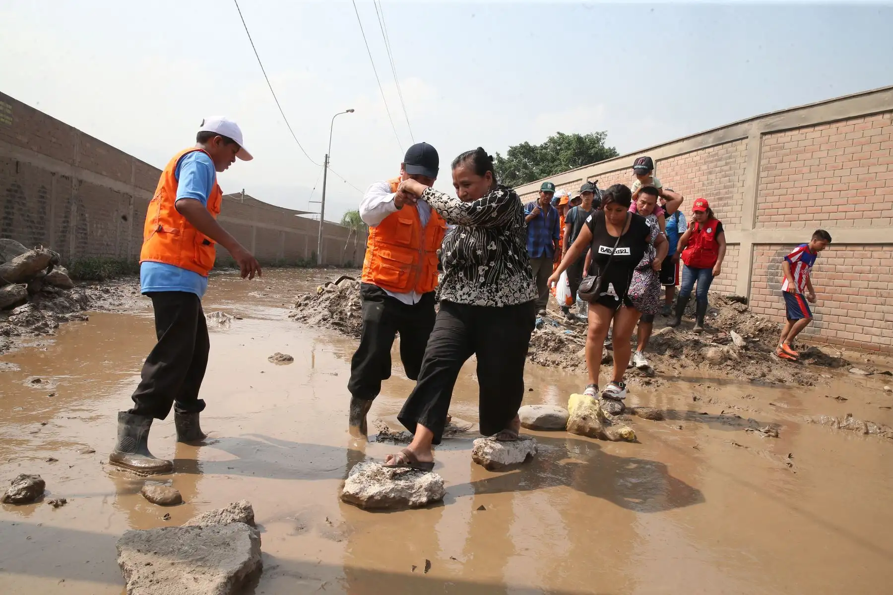 LIMA,PERÚ-MARZO 18. Desborde de río Rimac Carapongo Huachipa  inunda viviendas y avenidas. Foto: ANDINA/Vidal Tarqui